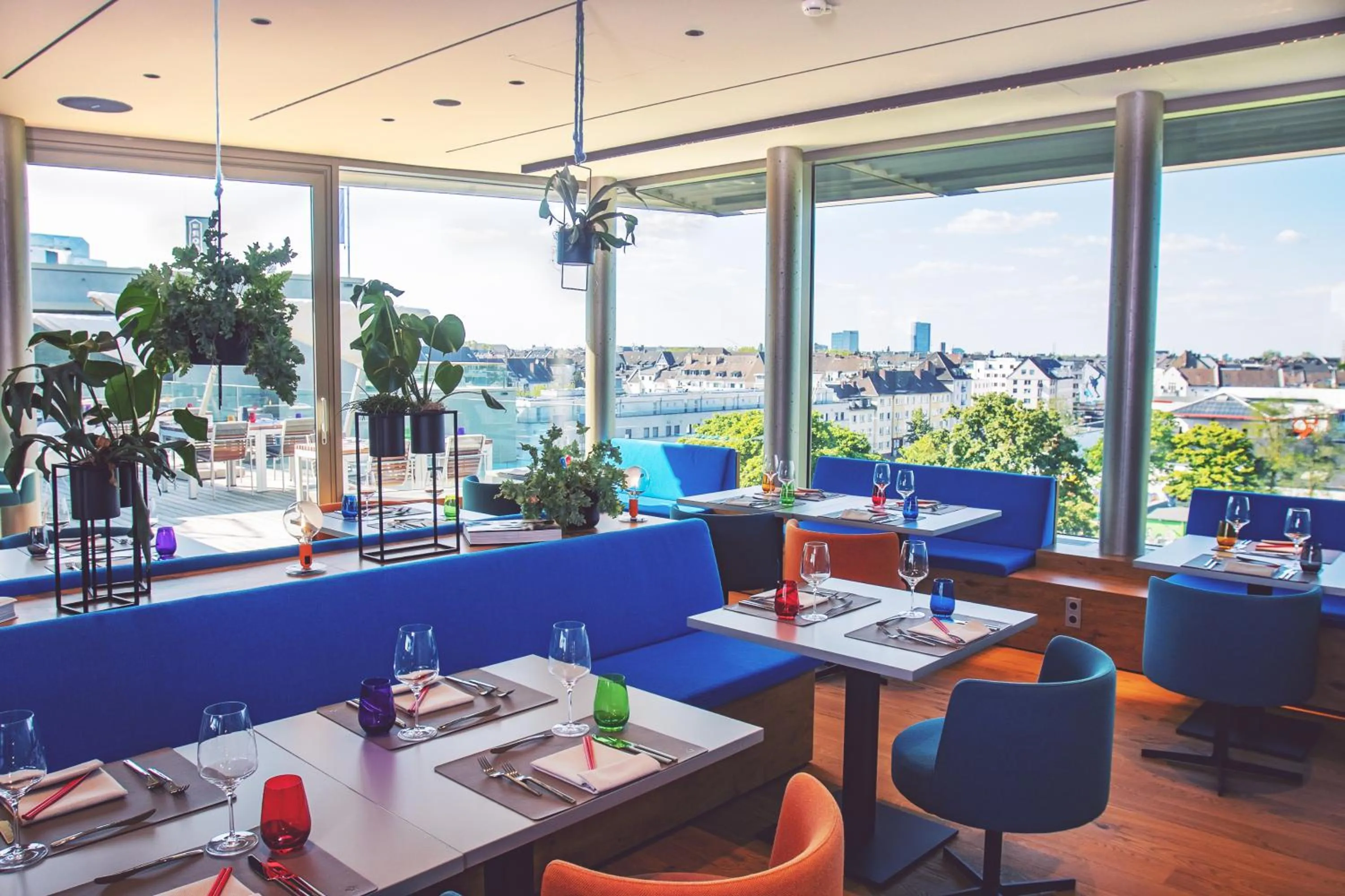 Restaurant/places to eat in b'mine hotel Düsseldorf