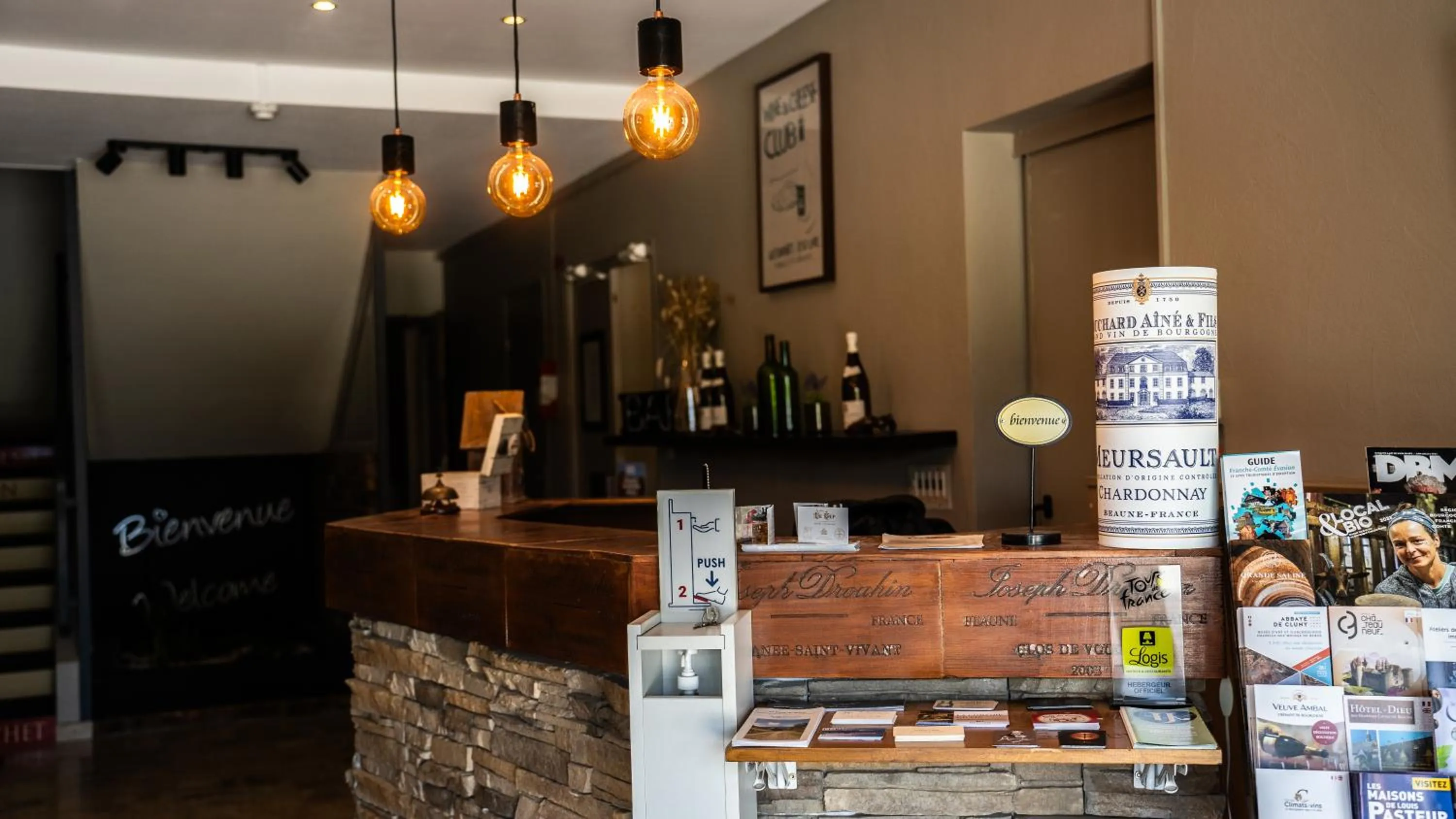 Lobby or reception in Hôtel Parc Adélie - Logis Hôtels