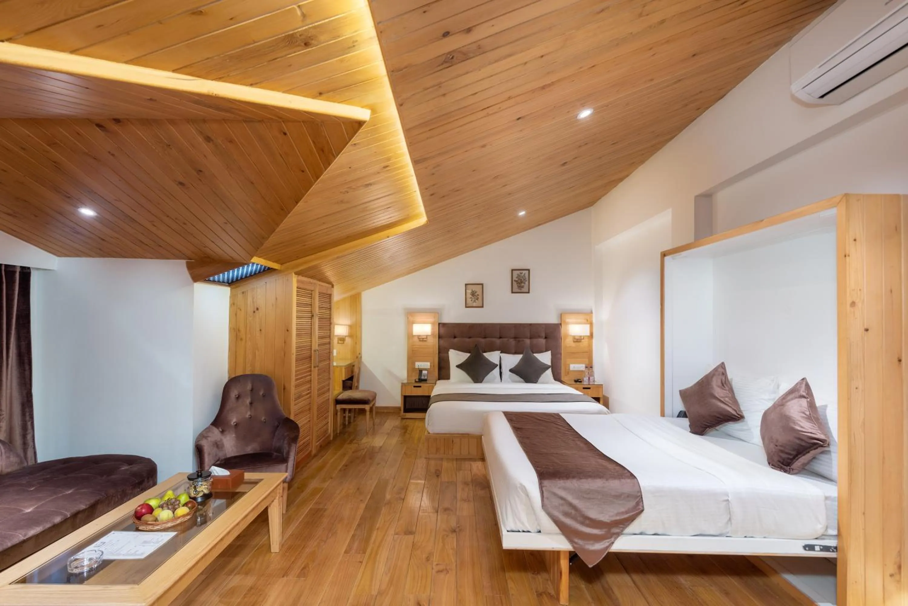 Photo of the whole room, Bed in Hotel Grand Boulevard