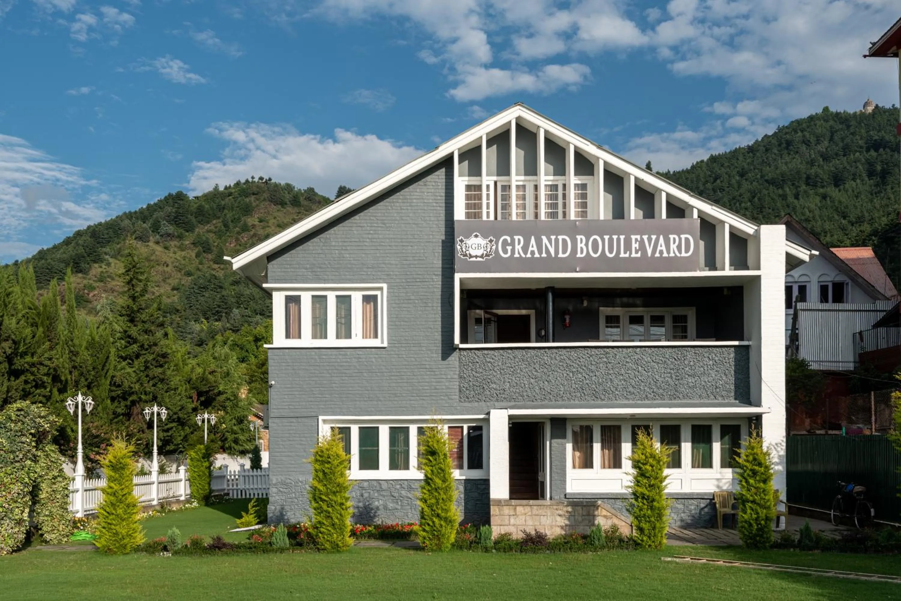 Property building in Hotel Grand Boulevard