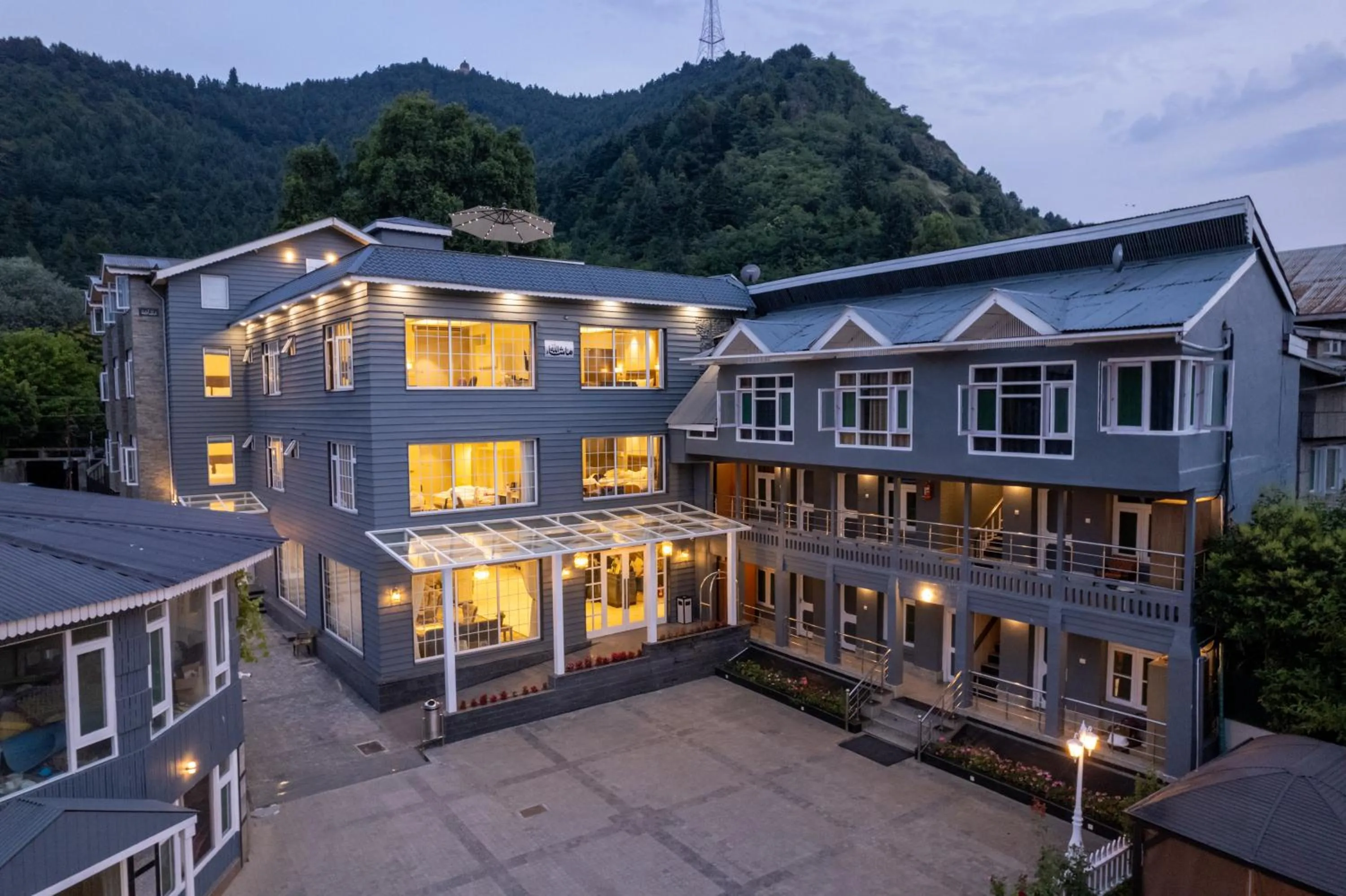 Property building in Hotel Grand Boulevard