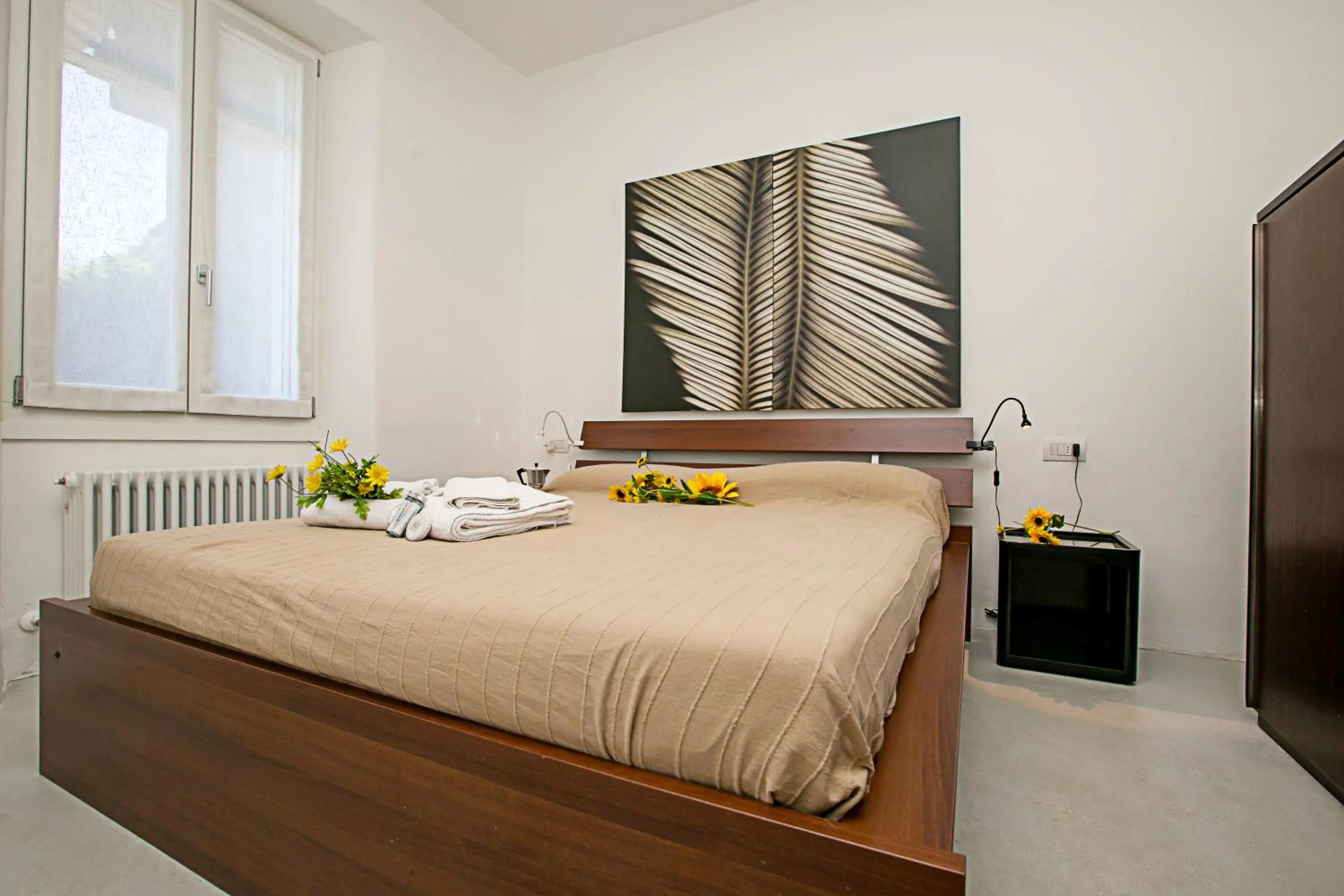 Bedroom, Bed in Casa Alla Grotta - Happy Rentals