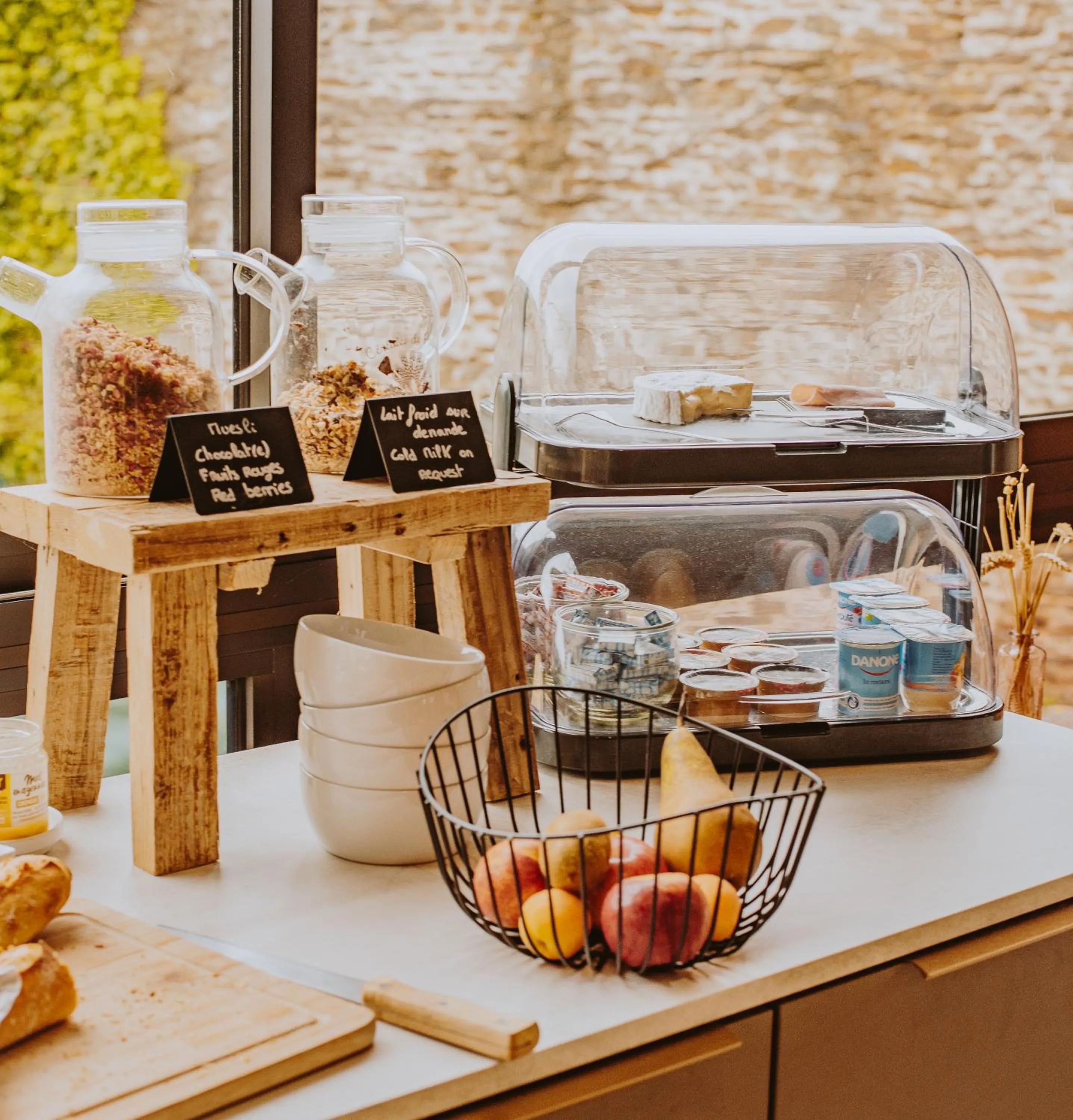 Breakfast in Hôtel La Tour des Anglais