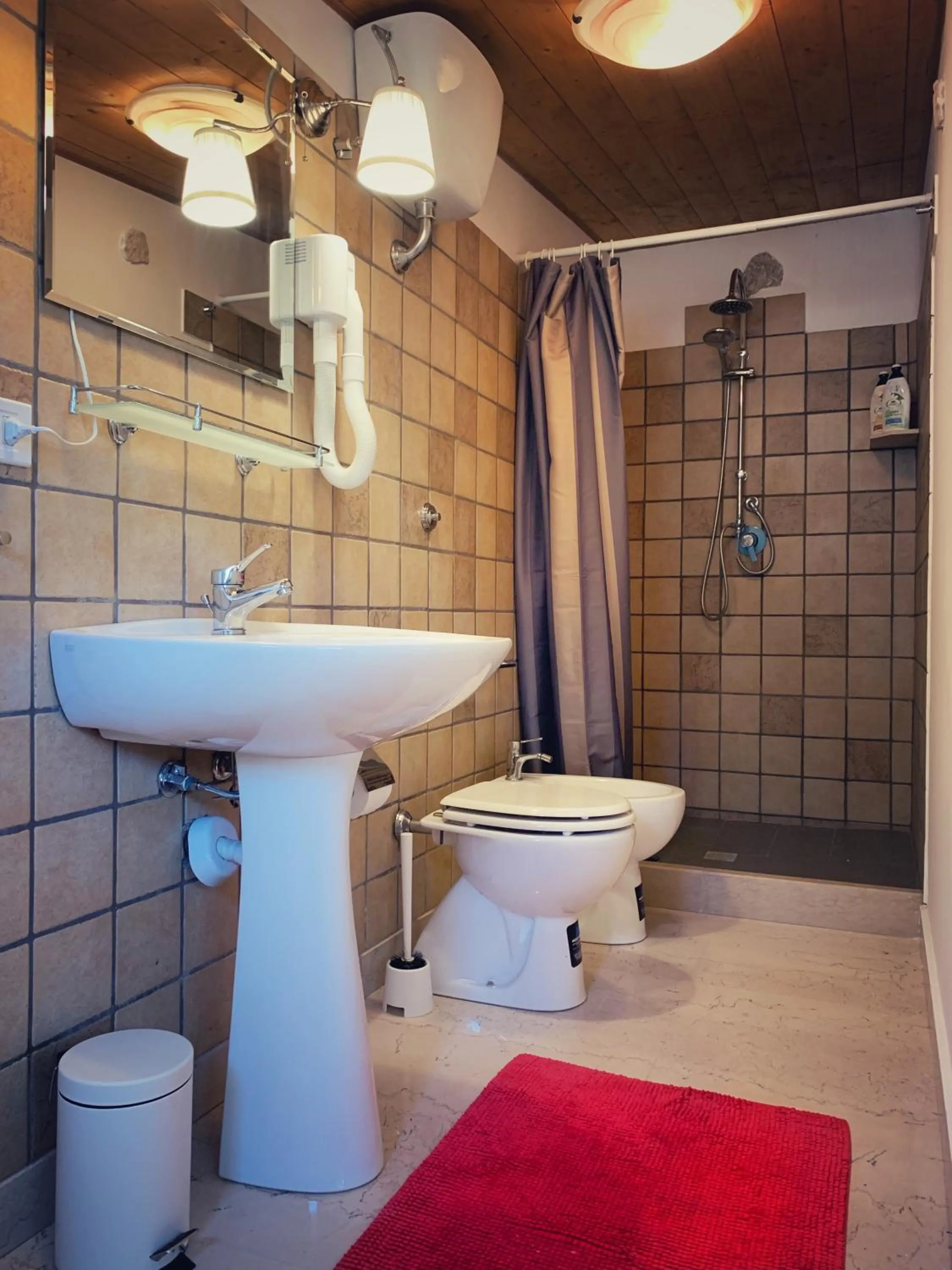 Bathroom in Madera Blanca