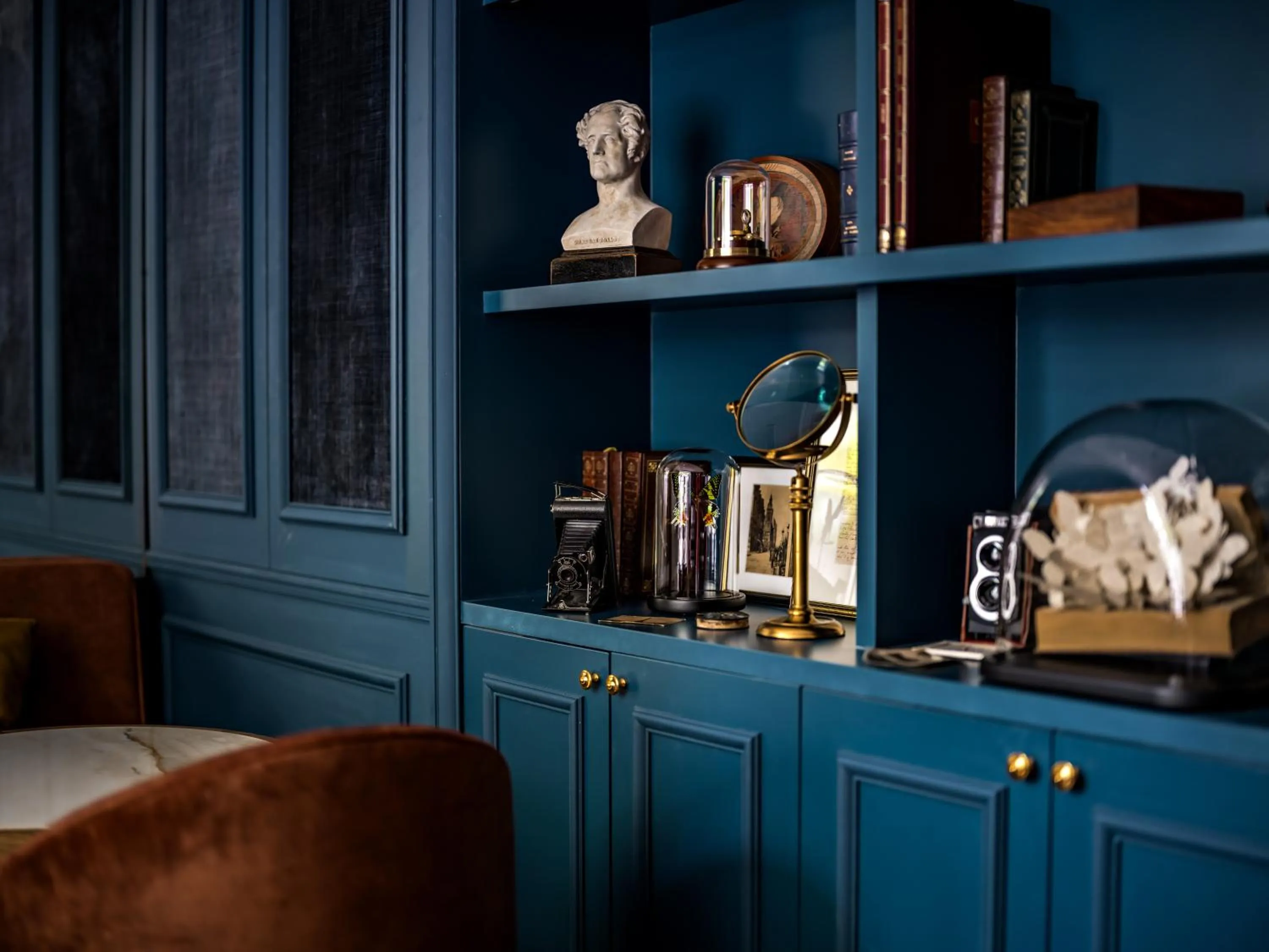 Decorative detail in Hotel Duquesne Eiffel