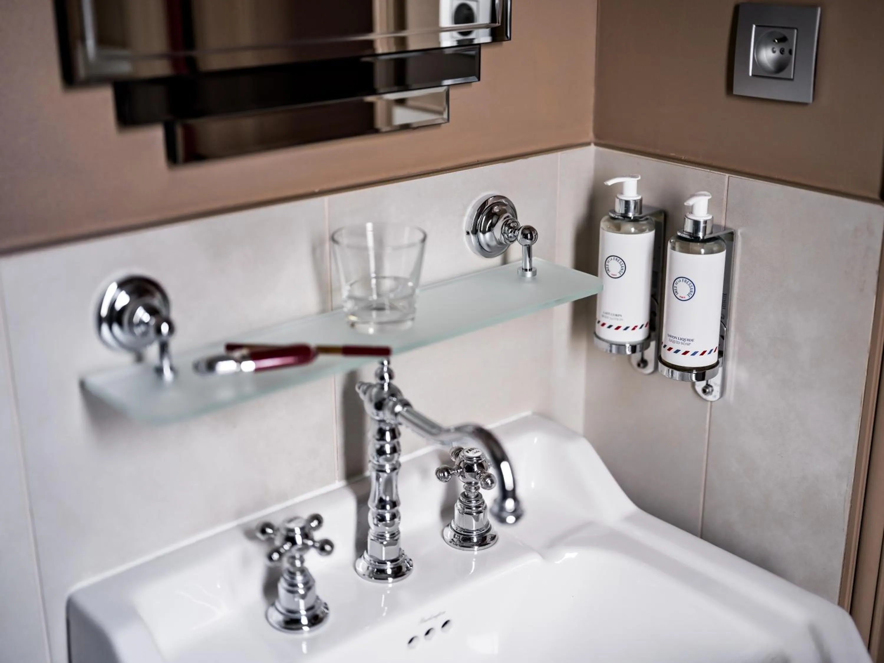 Bathroom in Hotel Duquesne Eiffel