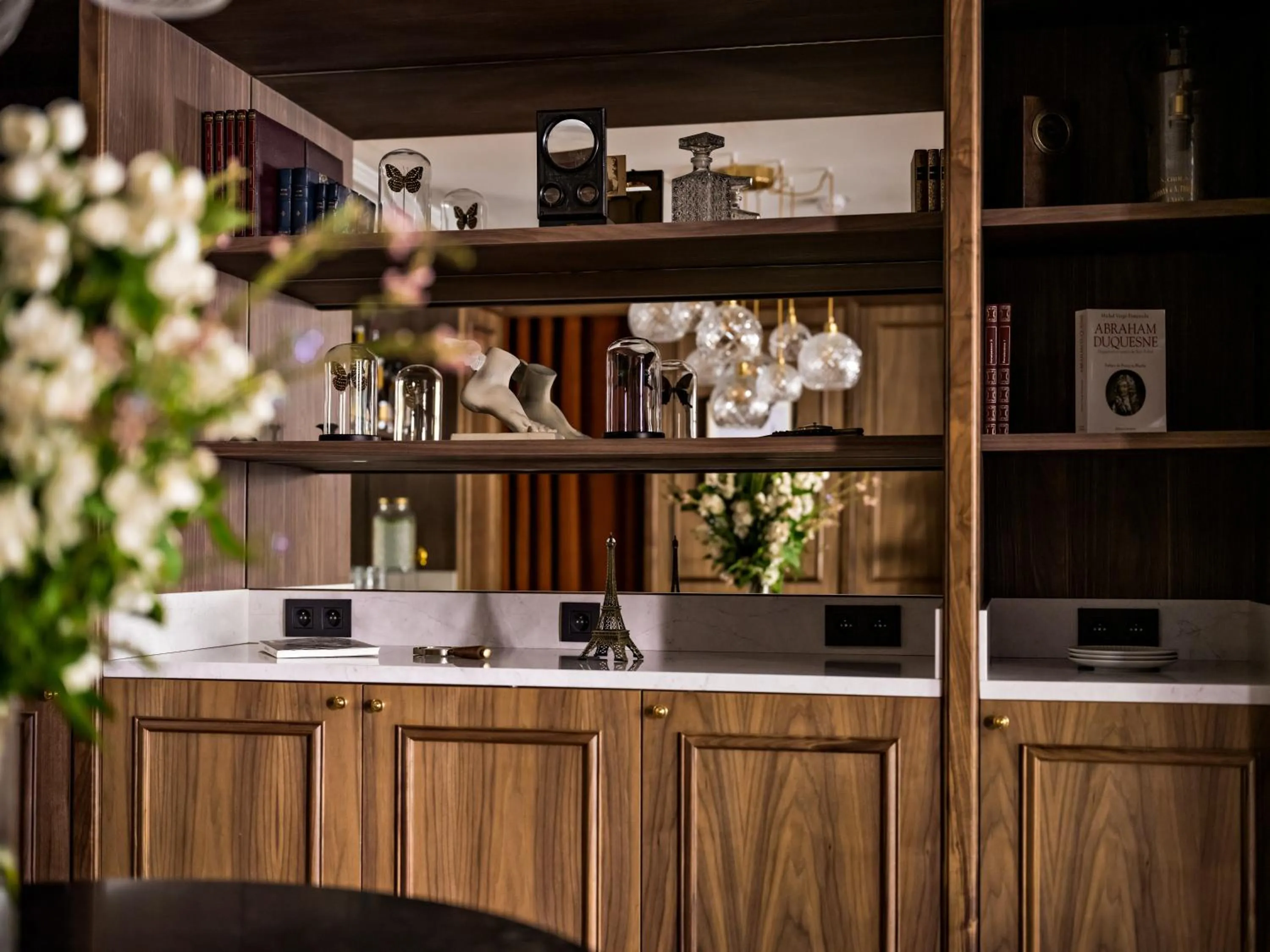 Decorative detail in Hotel Duquesne Eiffel