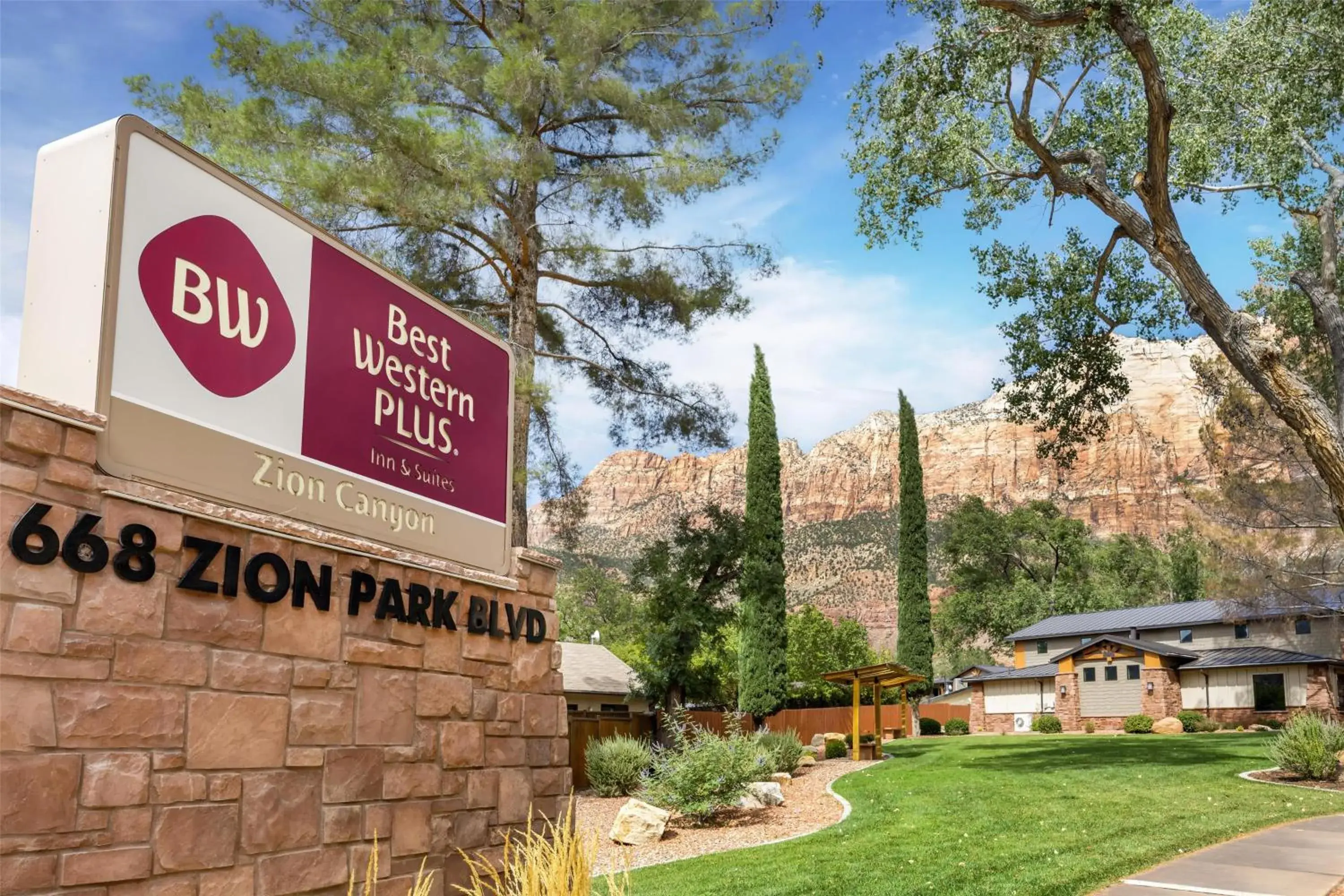 Property building in Best Western Plus Zion Canyon Inn & Suites Property building in Best Western Plus Zion Canyon Inn & Suites