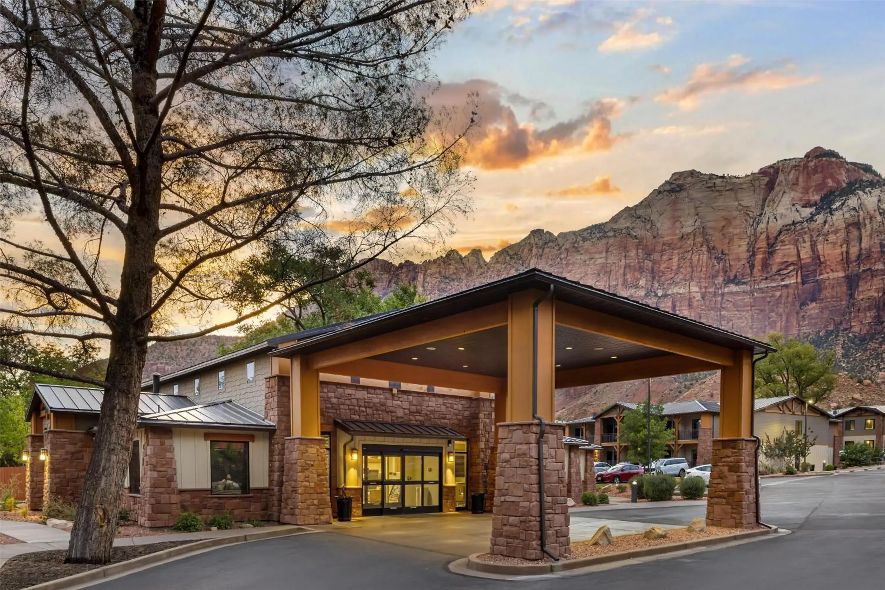 Property building in Best Western Plus Zion Canyon Inn & Suites Property building in Best Western Plus Zion Canyon Inn & Suites