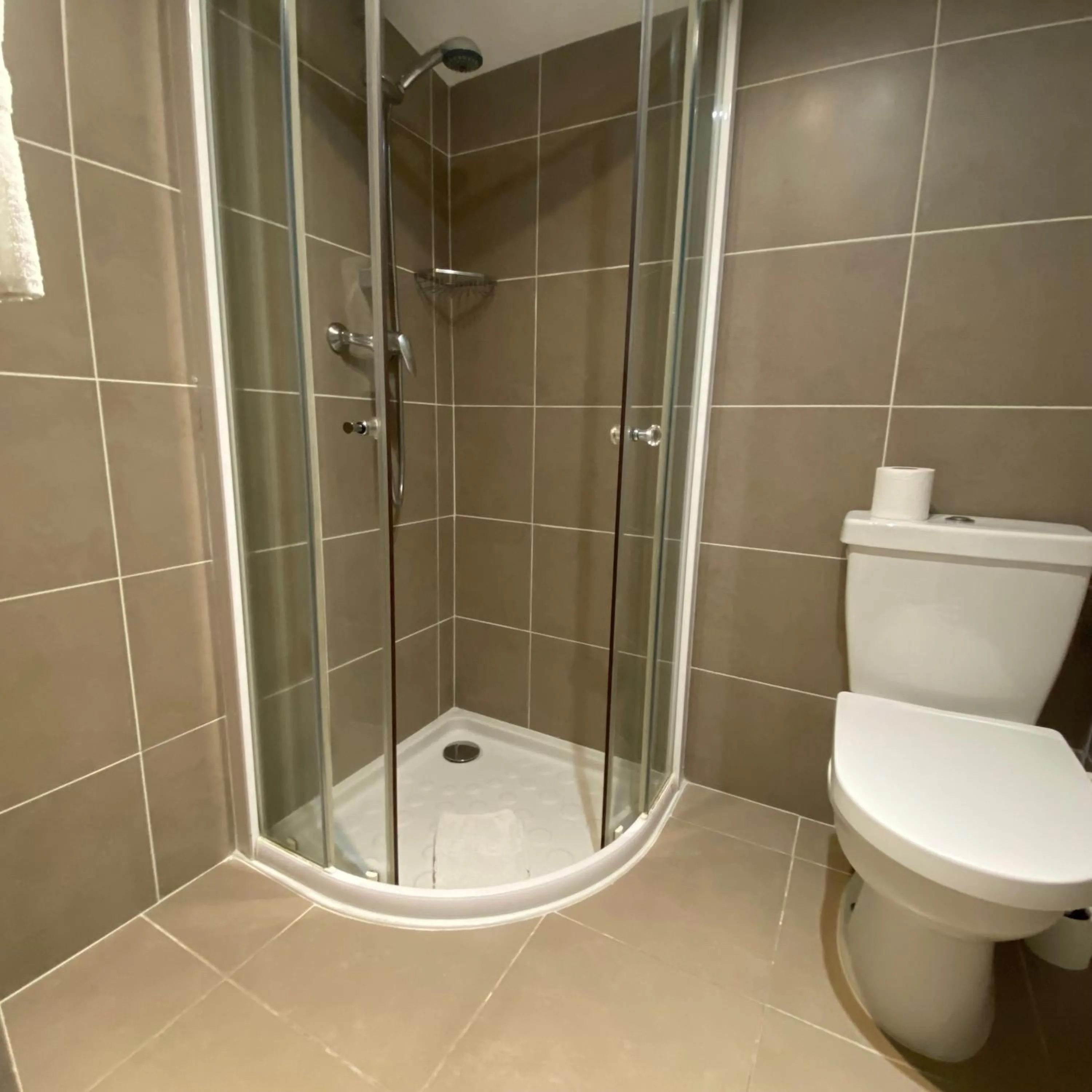 Shower in Hotel Solara