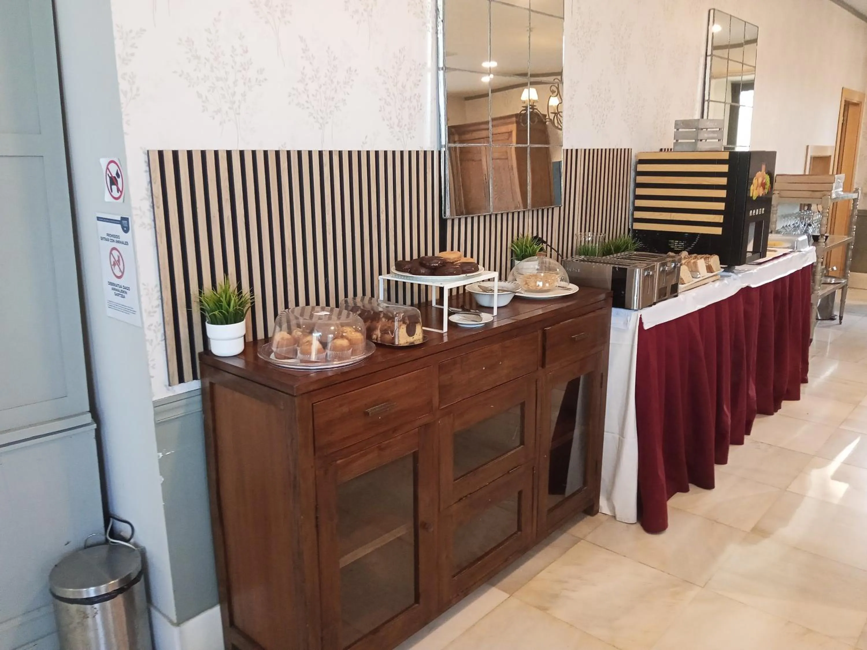 Restaurant/places to eat in Hotel VillaMarcilla