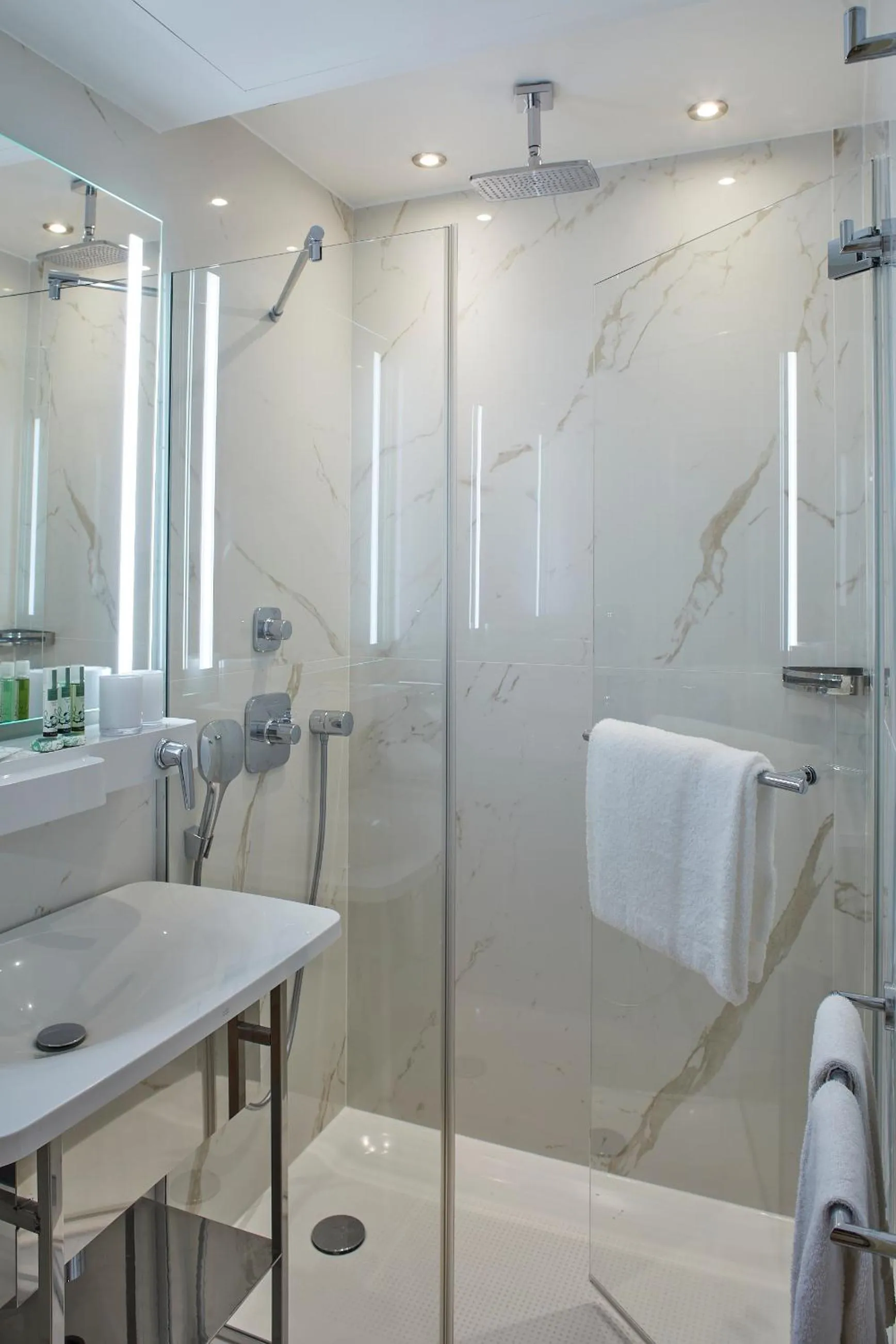 Bathroom in Hotel Atmospheres