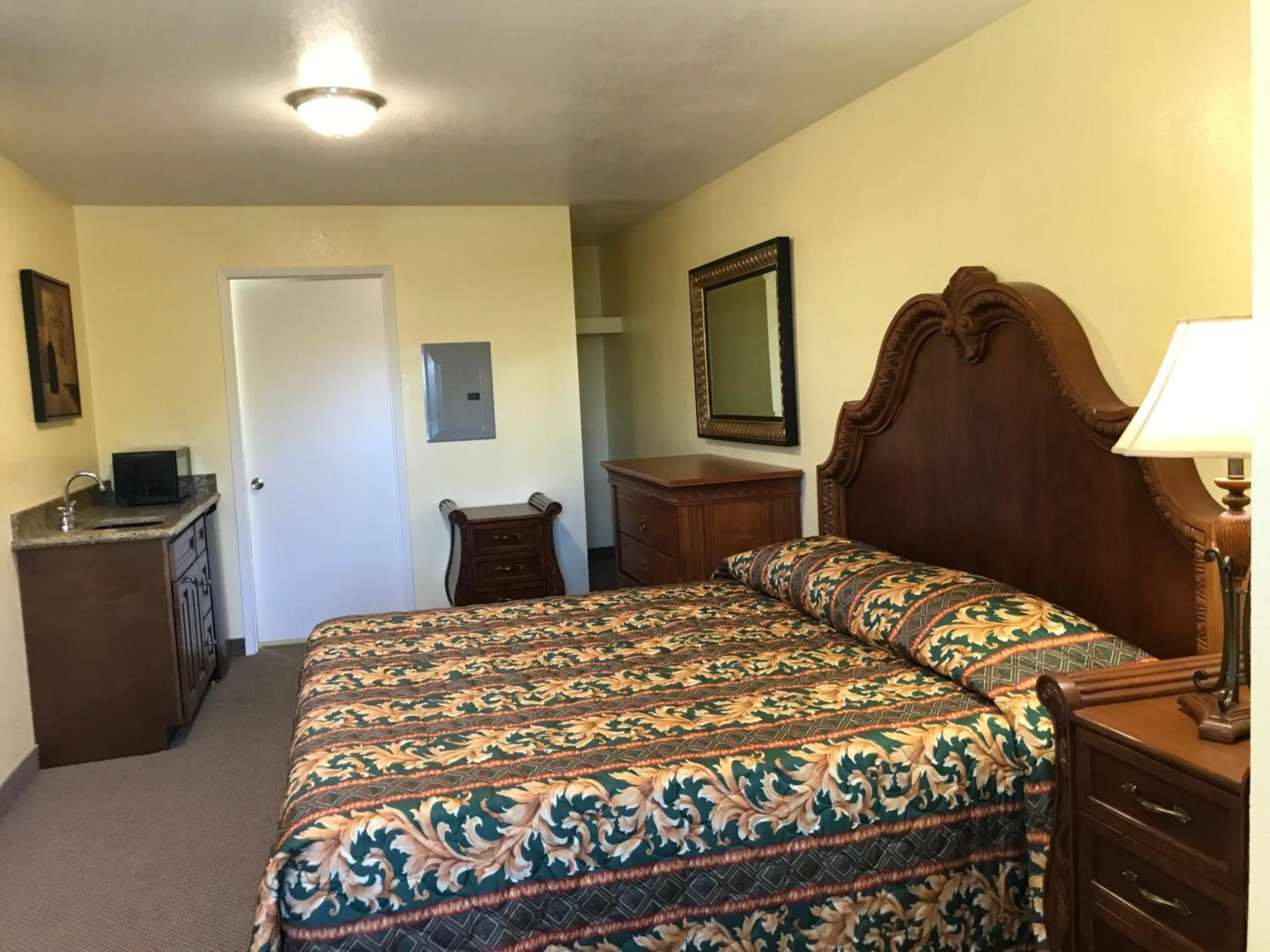 Bed in Hacienda Motel