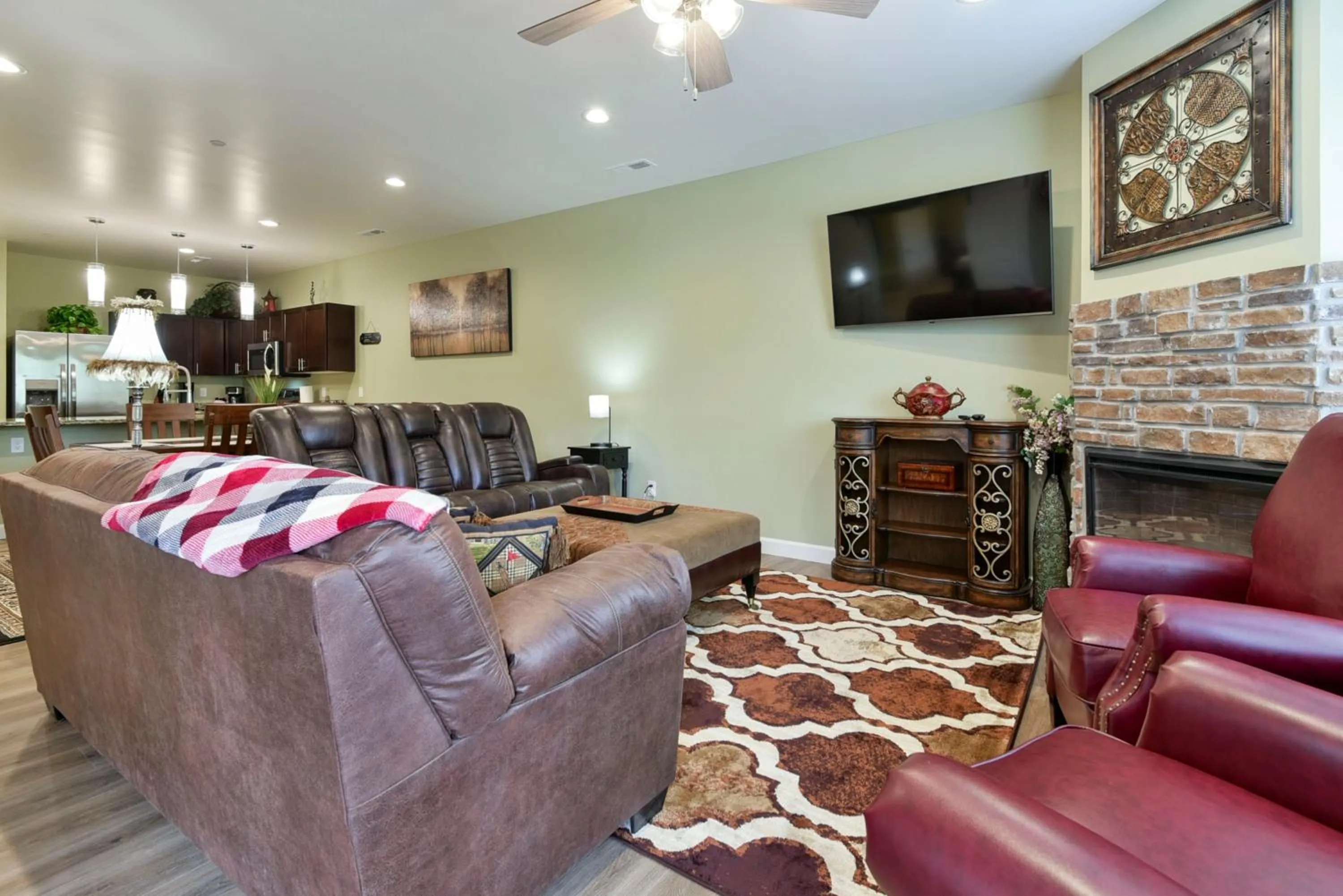 Luxury Condos at Thousand Hills - Heart of Branson - Beautifully remodeled - Spacious and Affordable