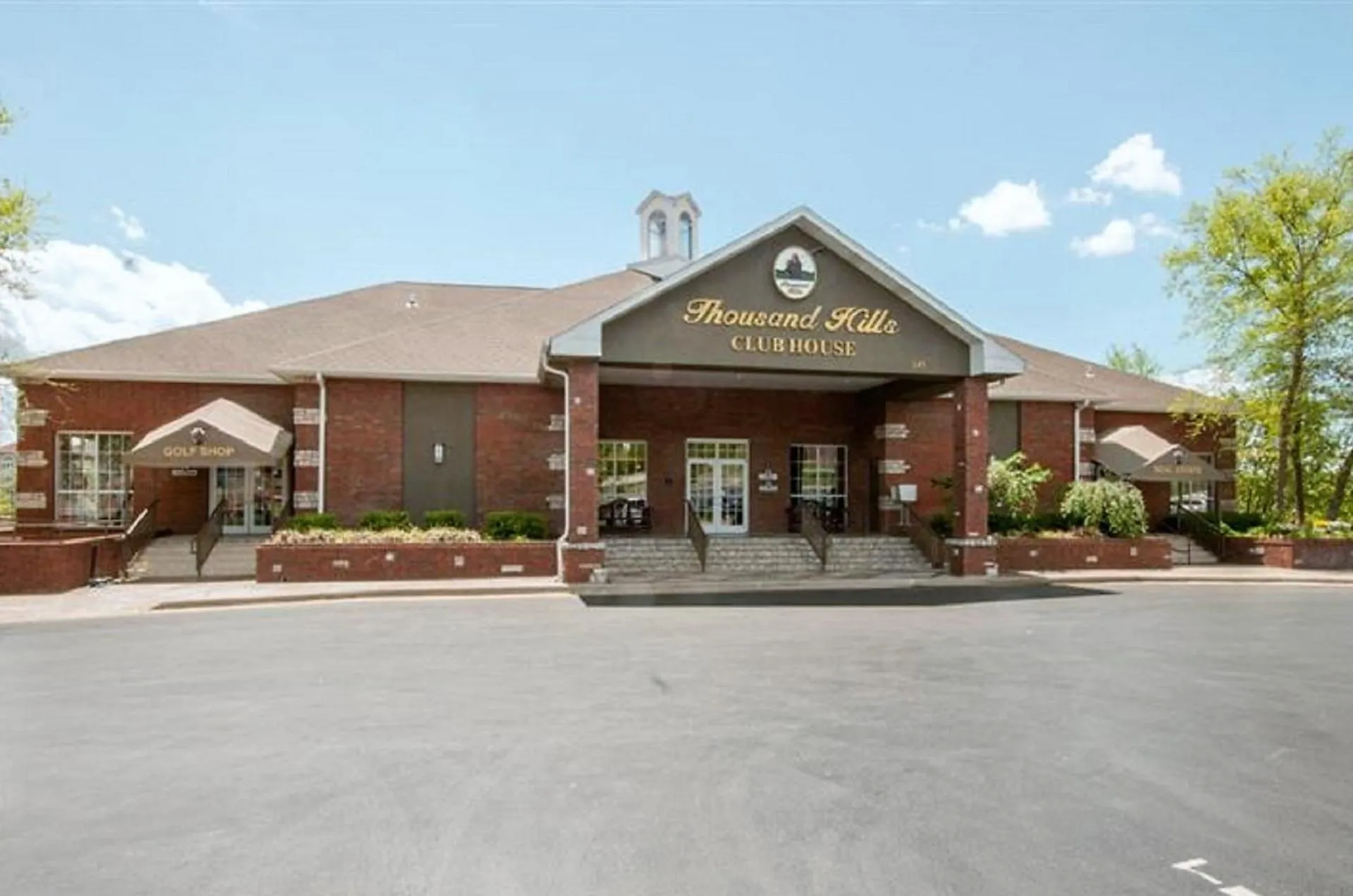 Luxury Condos at Thousand Hills - Heart of Branson - Beautifully remodeled - Spacious and Affordable