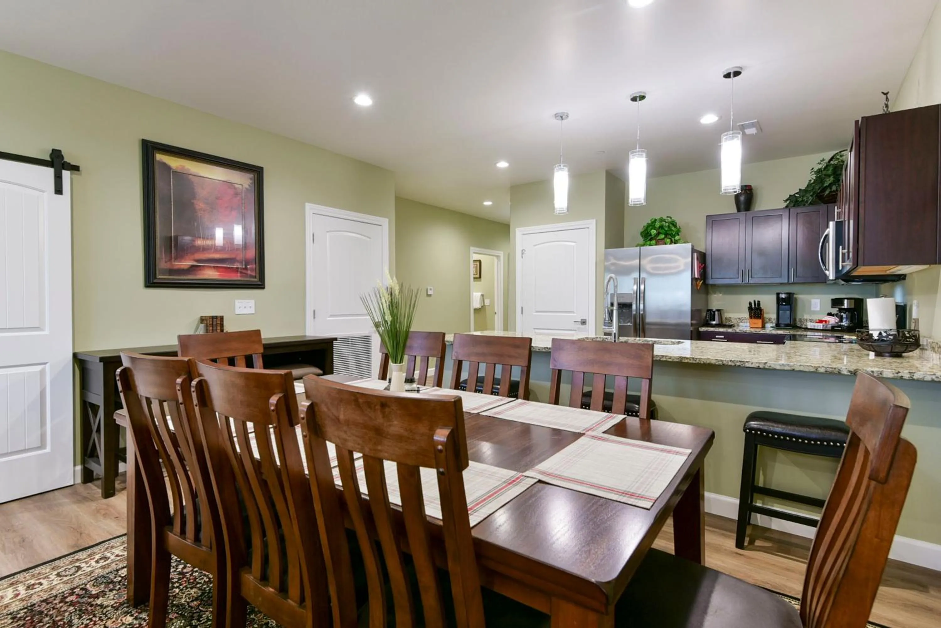 Luxury Condos at Thousand Hills - Heart of Branson - Beautifully remodeled - Spacious and Affordable