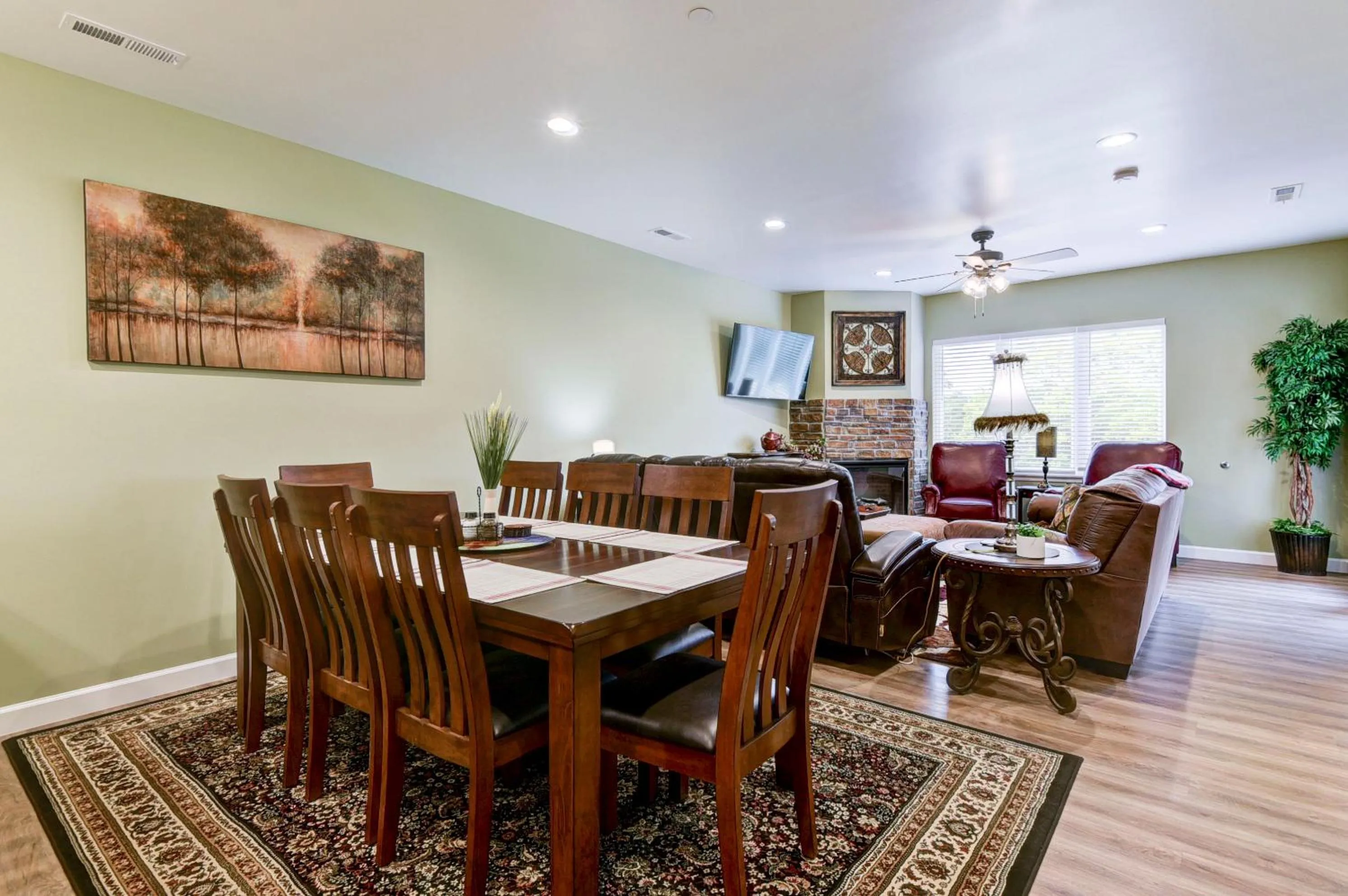 Luxury Condos at Thousand Hills - Heart of Branson - Beautifully remodeled - Spacious and Affordable