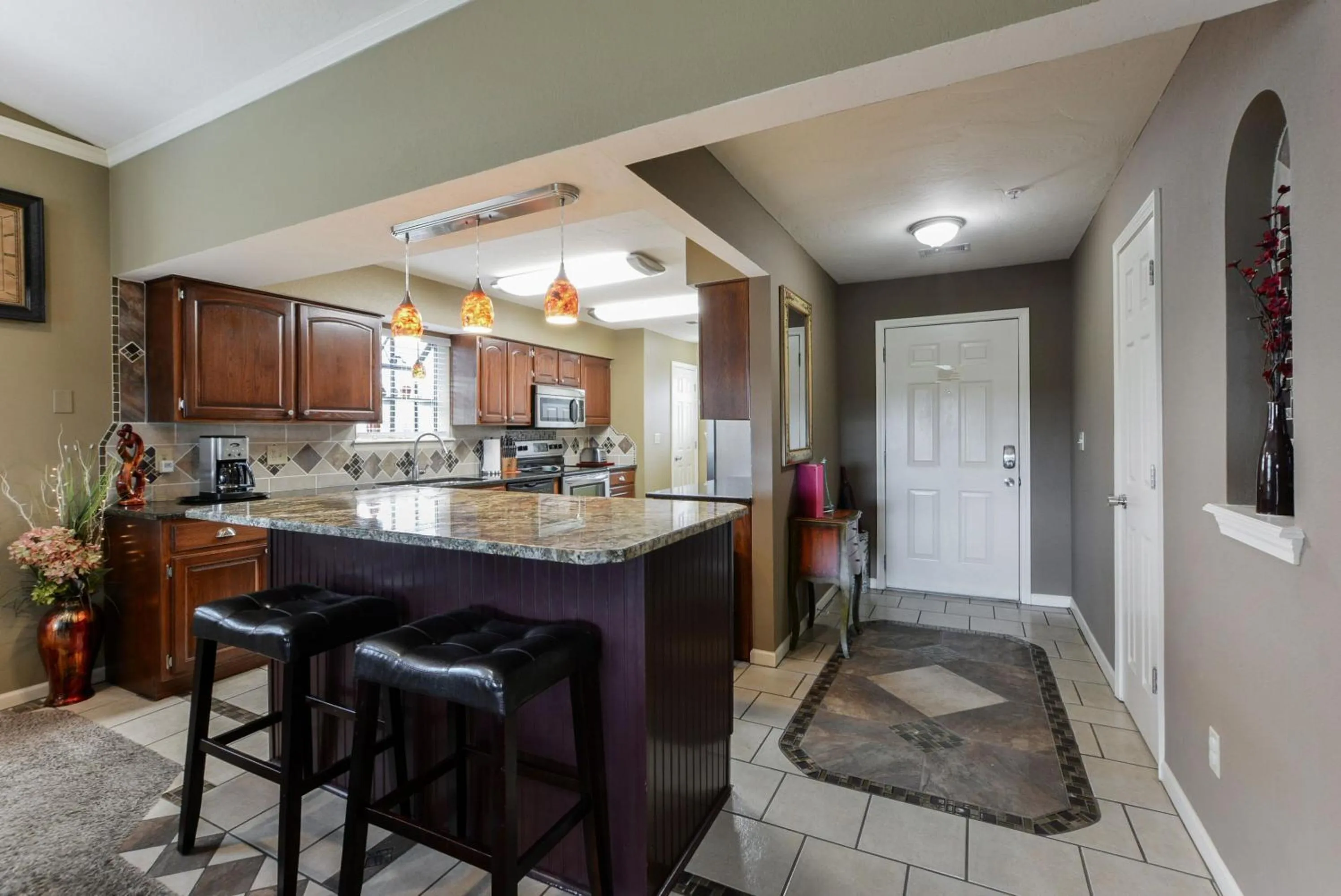 Luxury Condos at Thousand Hills - Heart of Branson - Beautifully remodeled - Spacious and Affordable