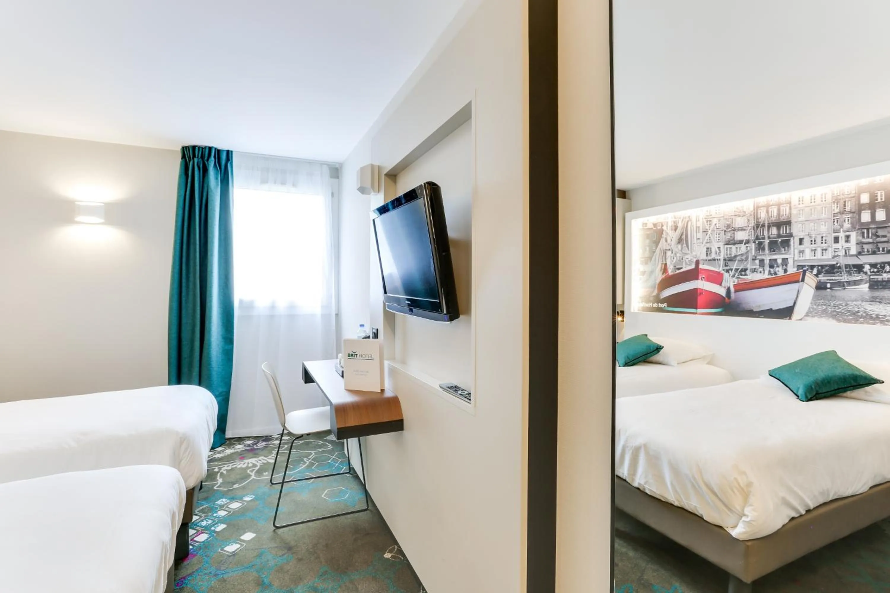 TV and multimedia, Bed in Brit Hotel Caen Nord - Mémorial