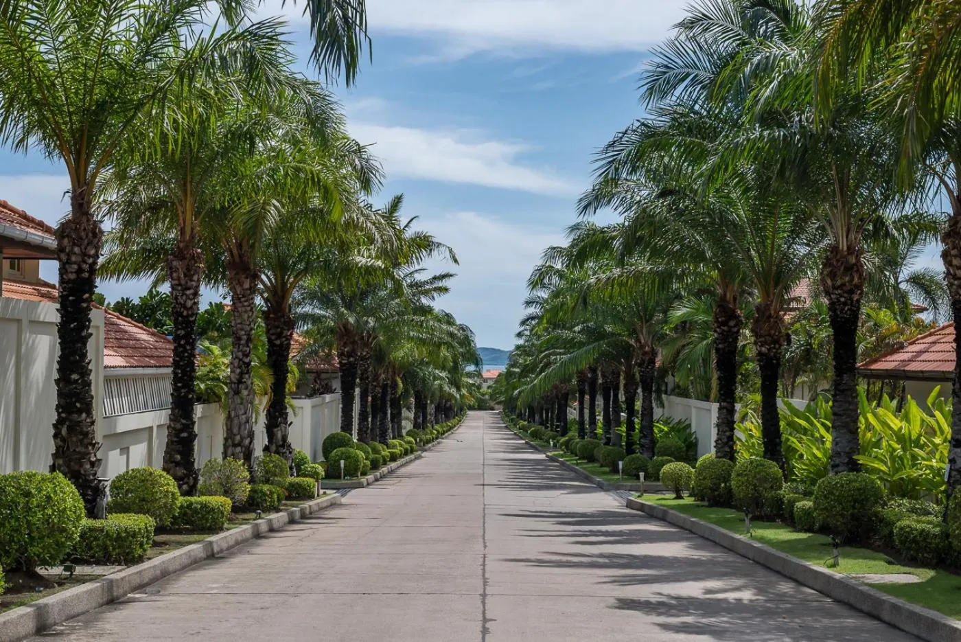 Neighbourhood in AnB poolvilla 2BR with private beach in pratamnak