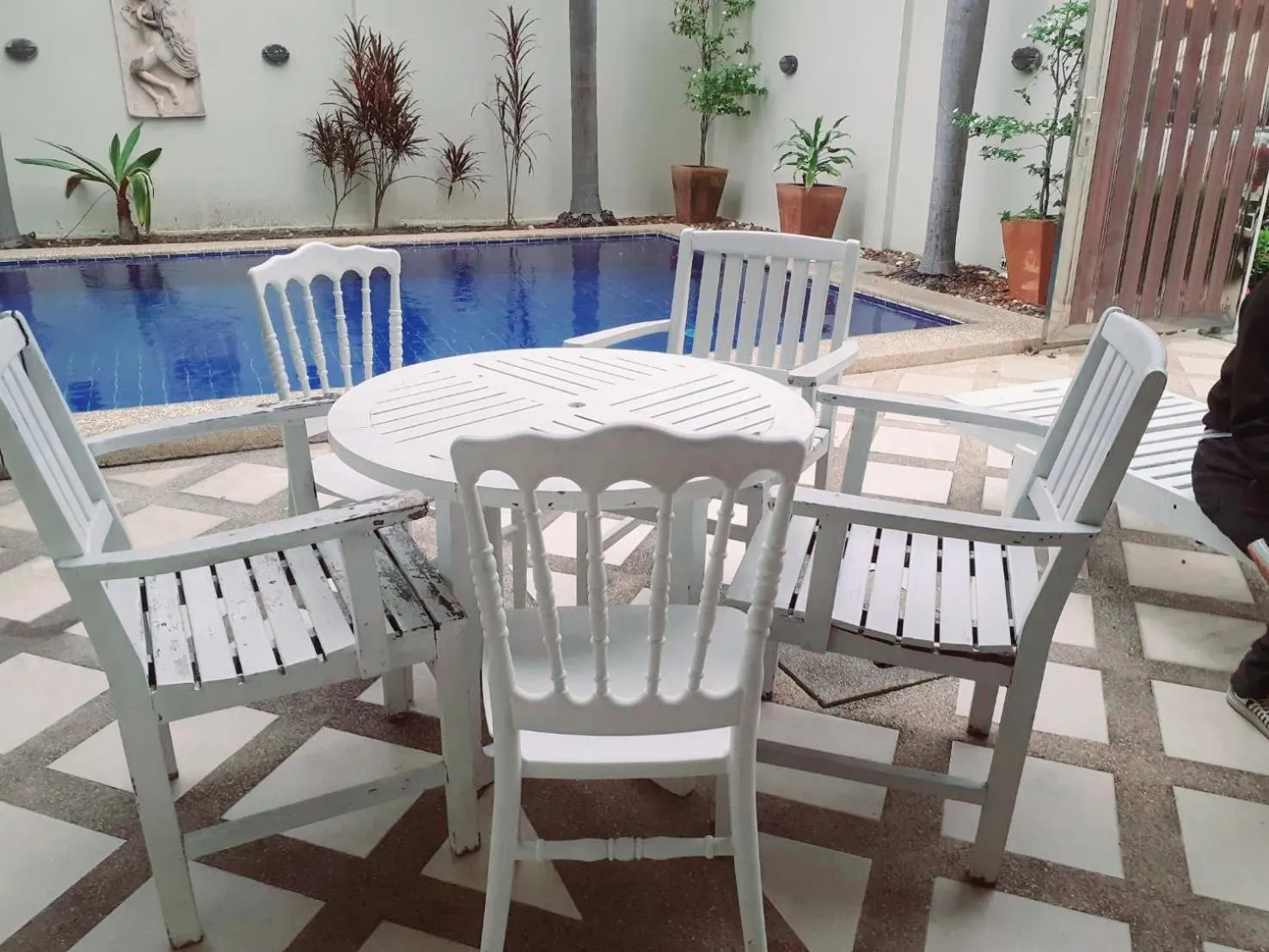 AnB poolvilla 2BR with private beach in pratamnak