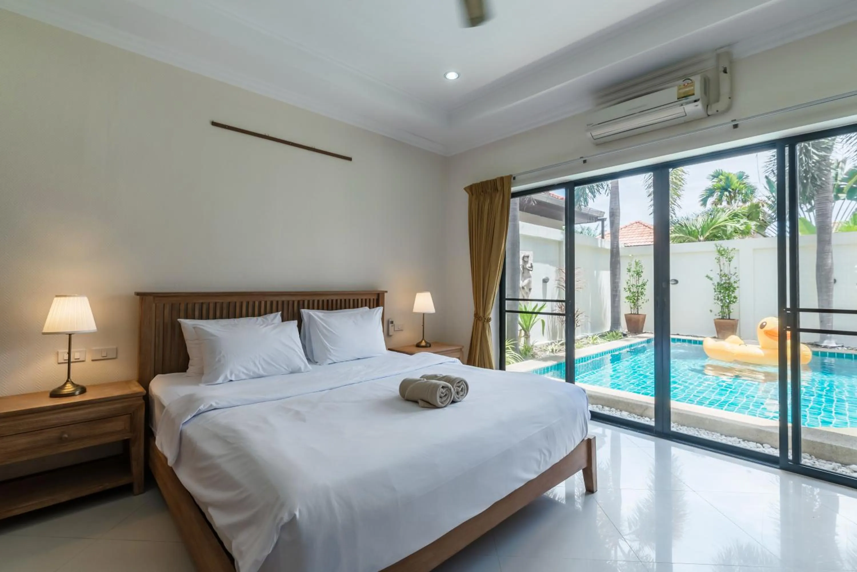 Bedroom, Bed in AnB poolvilla 2BR with private beach in pratamnak