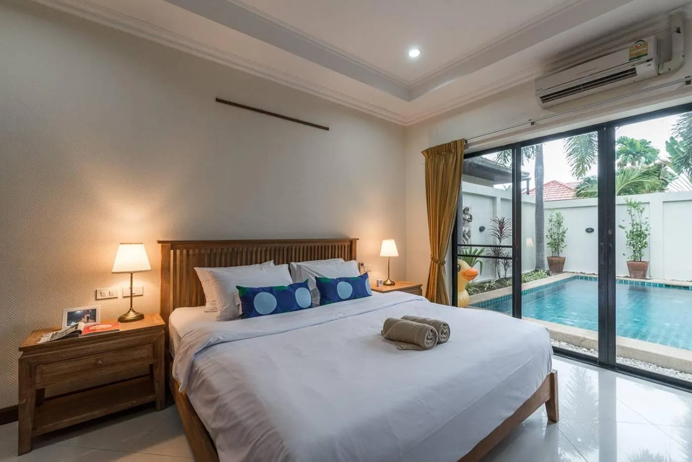 Bedroom, Bed in AnB poolvilla 2BR with private beach in pratamnak