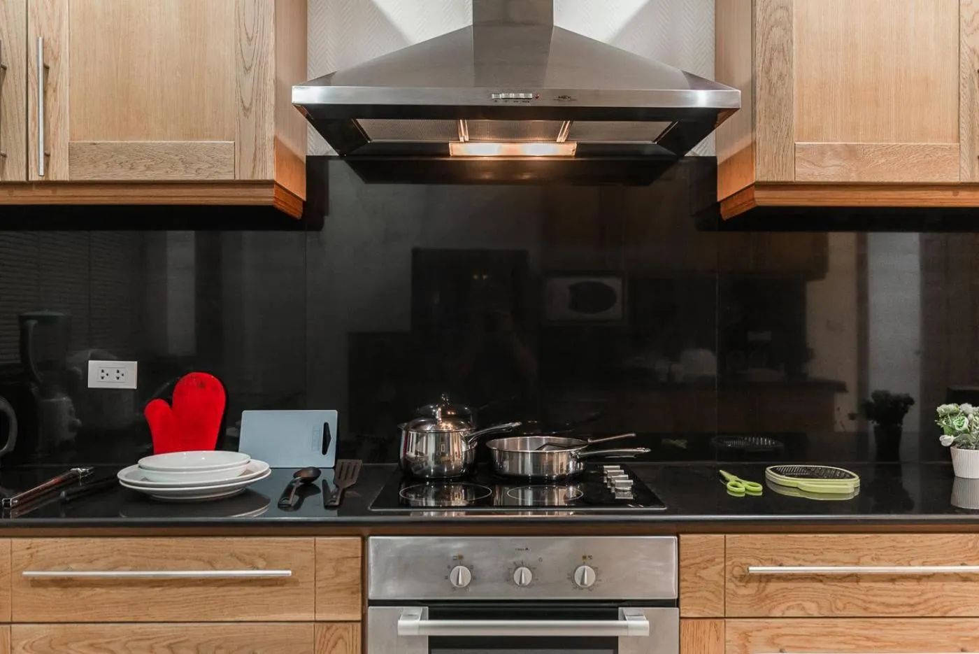 Kitchen or kitchenette in AnB poolvilla 2BR with private beach in pratamnak