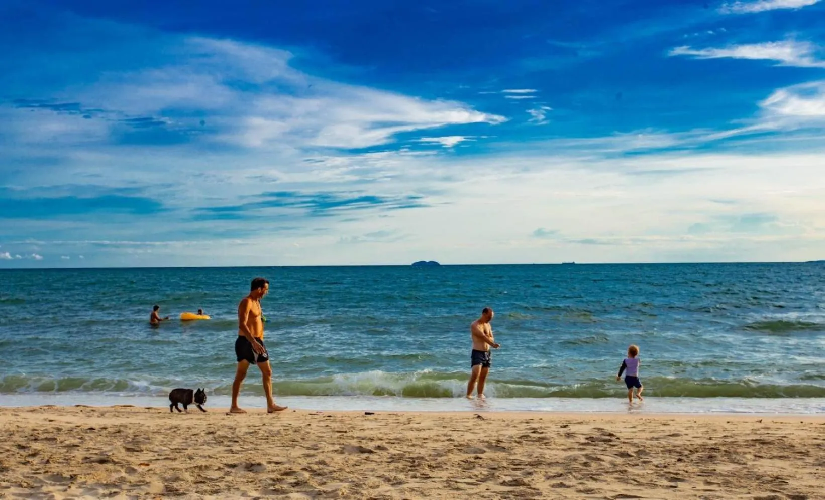 Beach in AnB poolvilla 2BR with private beach in pratamnak