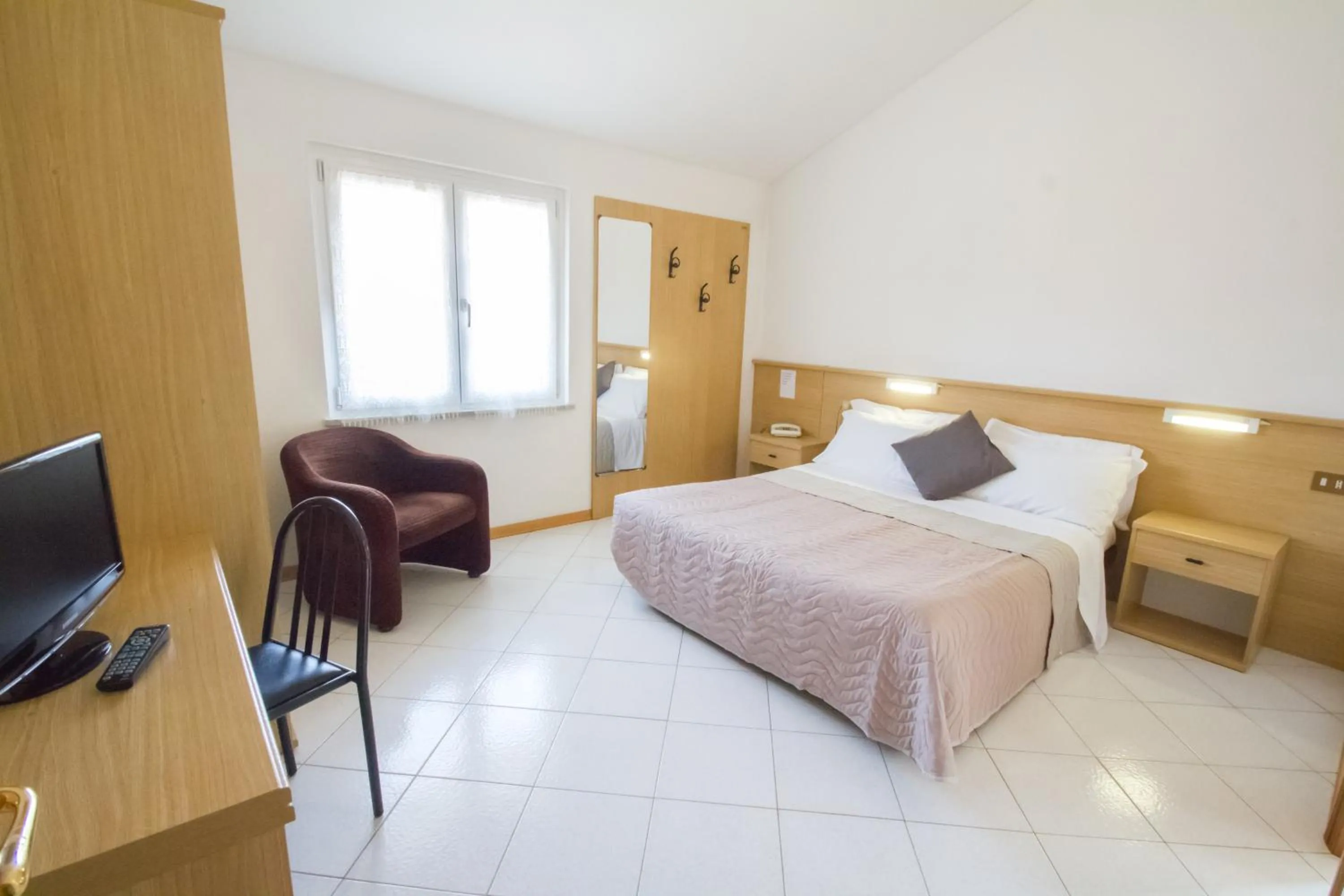 Photo of the whole room, Bed in Hotel Villa Elia