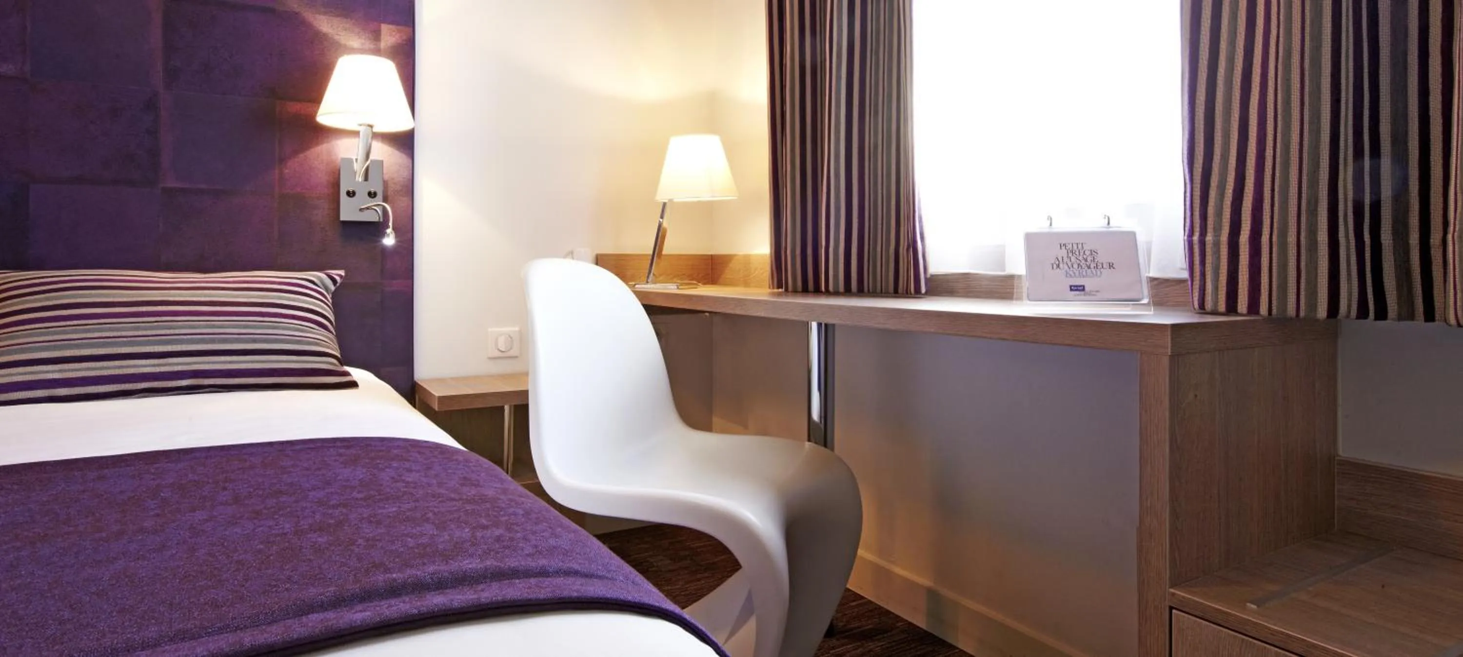 Day, Bed in Kyriad Valence Nord Bourg-Les-Valence