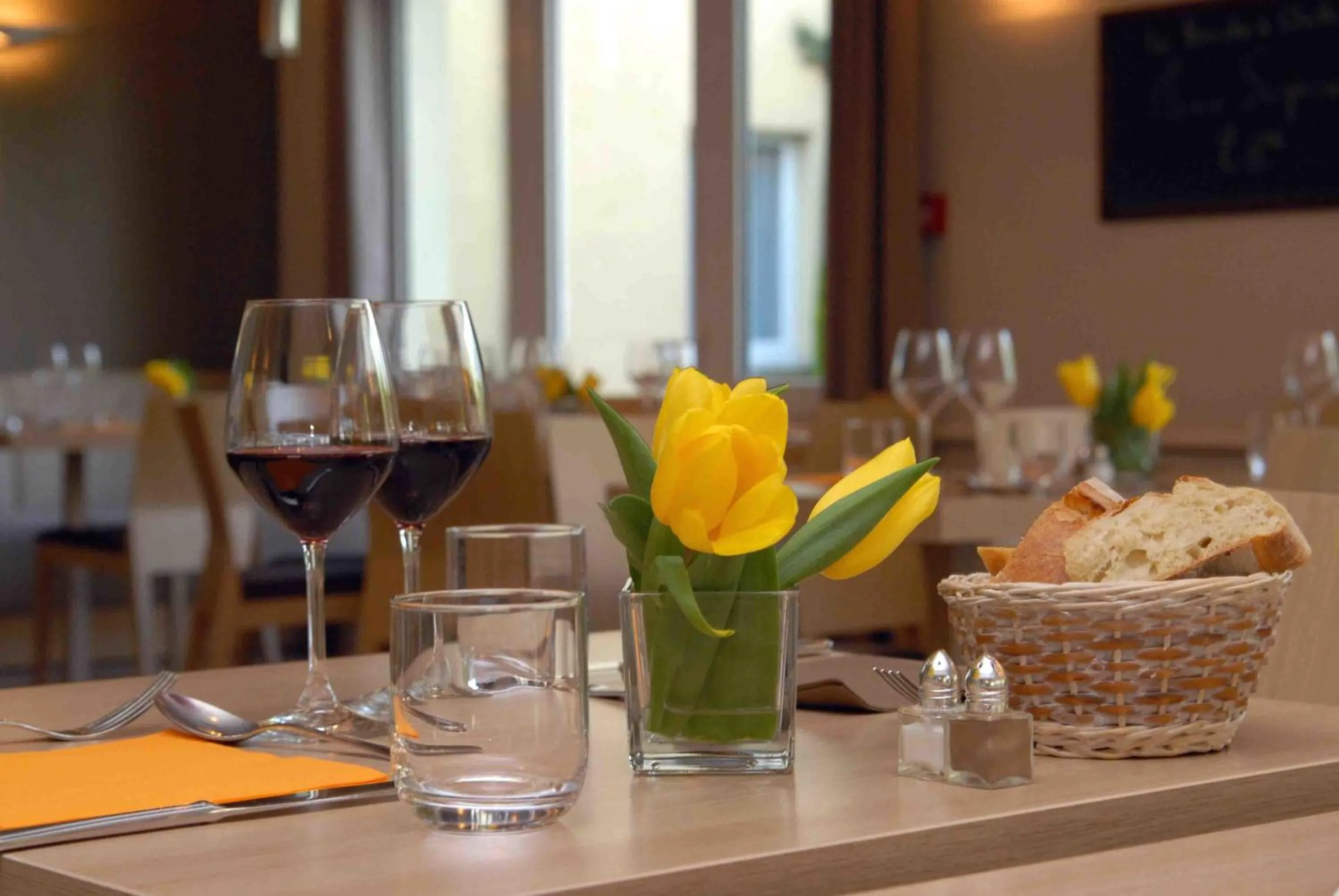 Restaurant/places to eat in Kyriad Valence Nord Bourg-Les-Valence