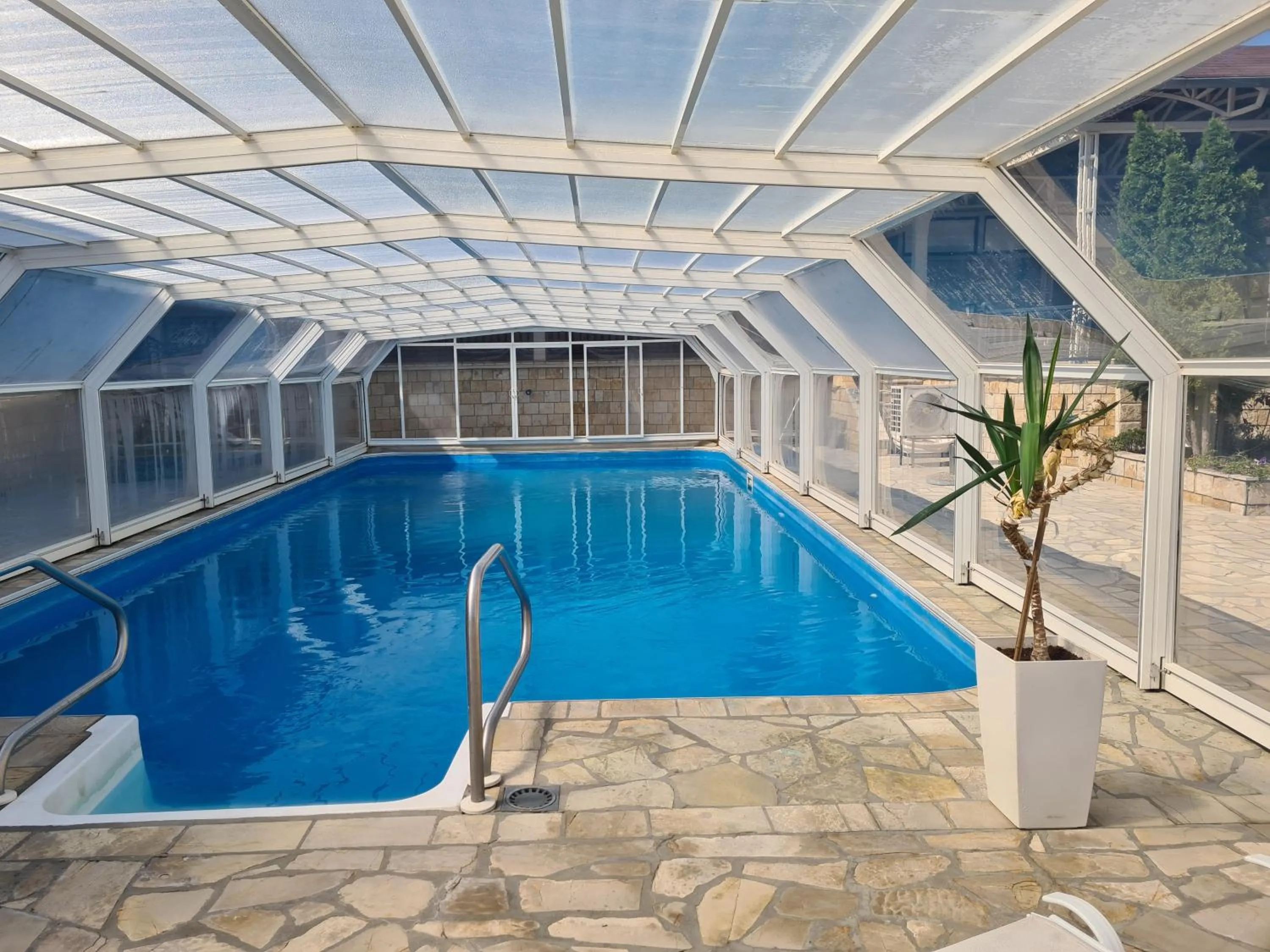 Sunny Hill Apartments & Aqua Park