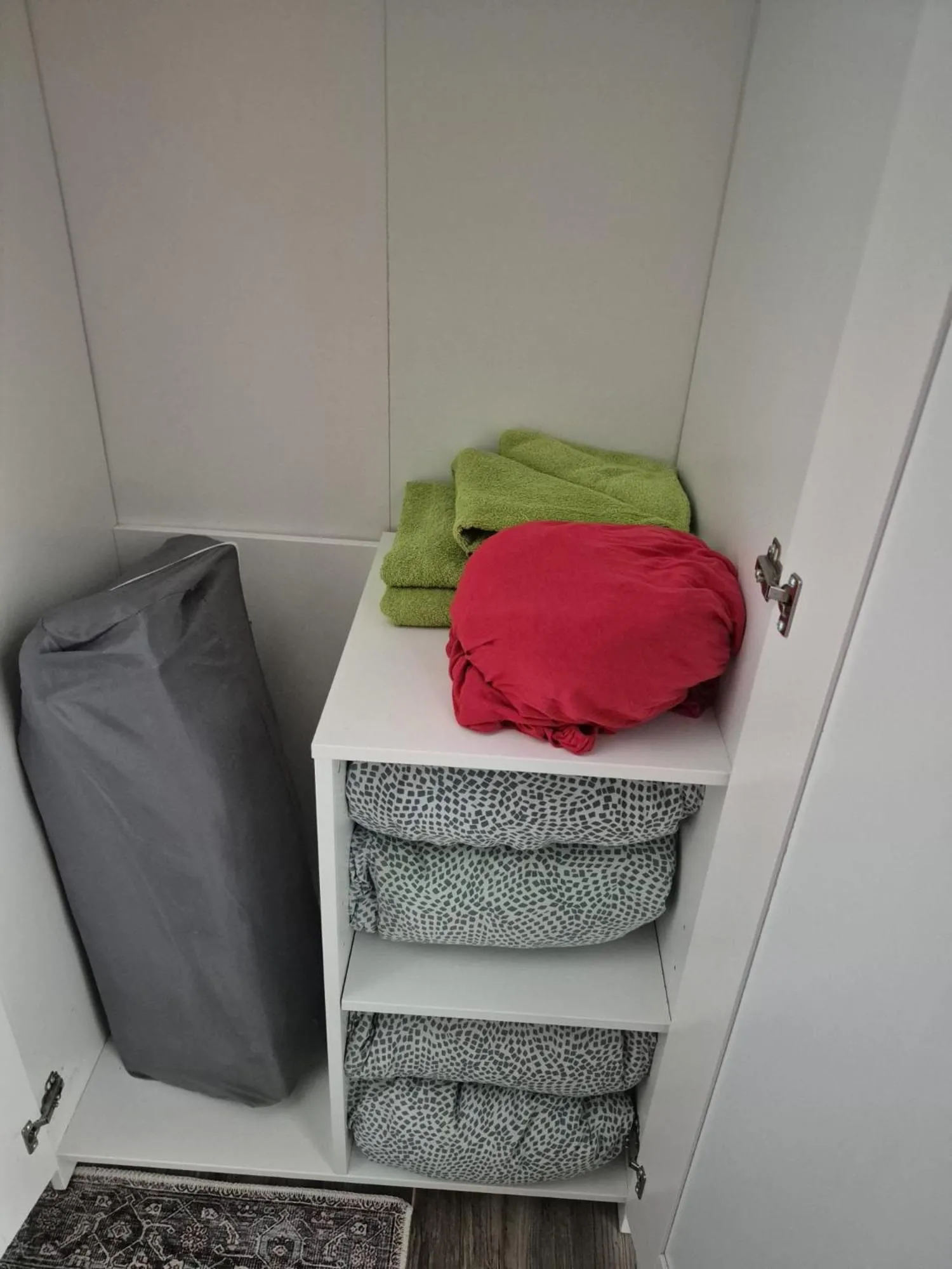 wardrobe in Flensburg City - 24h