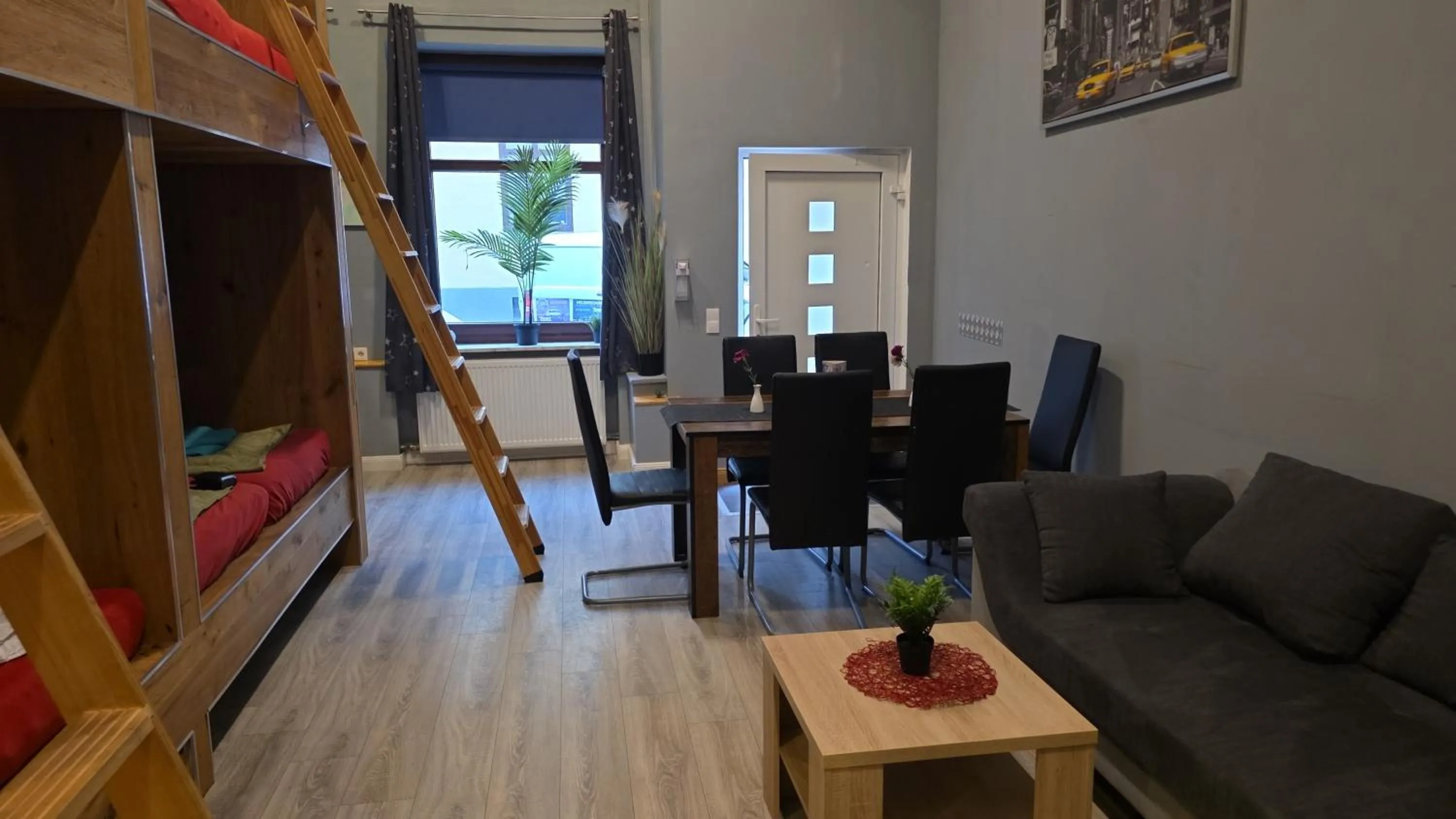 Photo of the whole room in Flensburg City - 24h