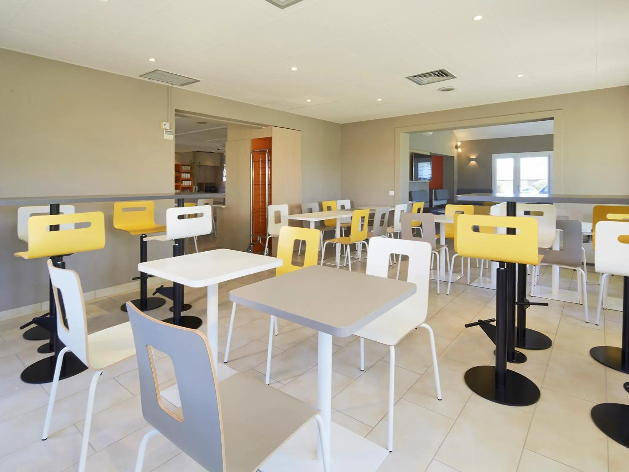 Restaurant/places to eat in Premiere Classe Poitiers Futuroscope - Chasseneuil