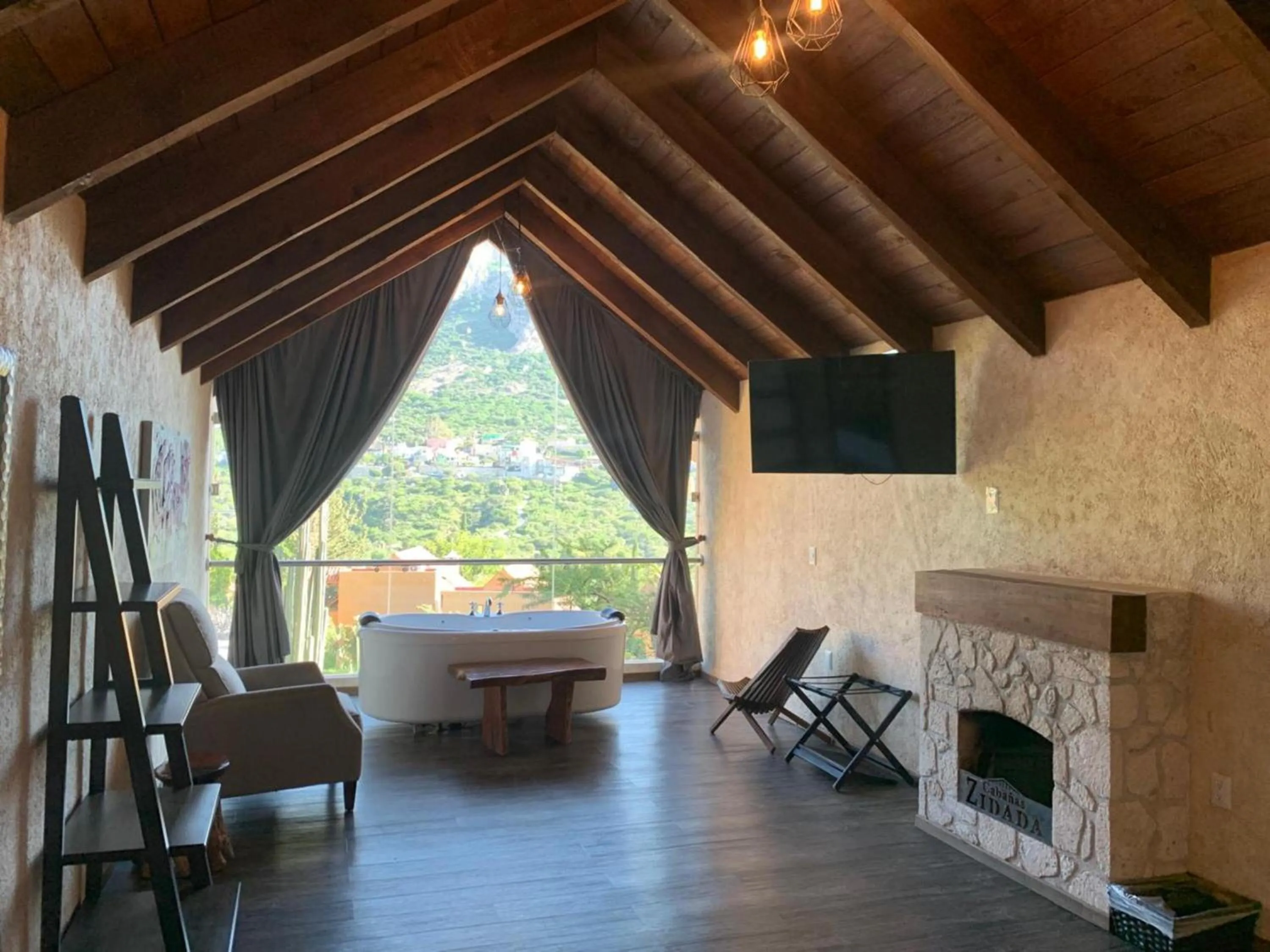 Hot Tub in Zidada Hotel and Chalets