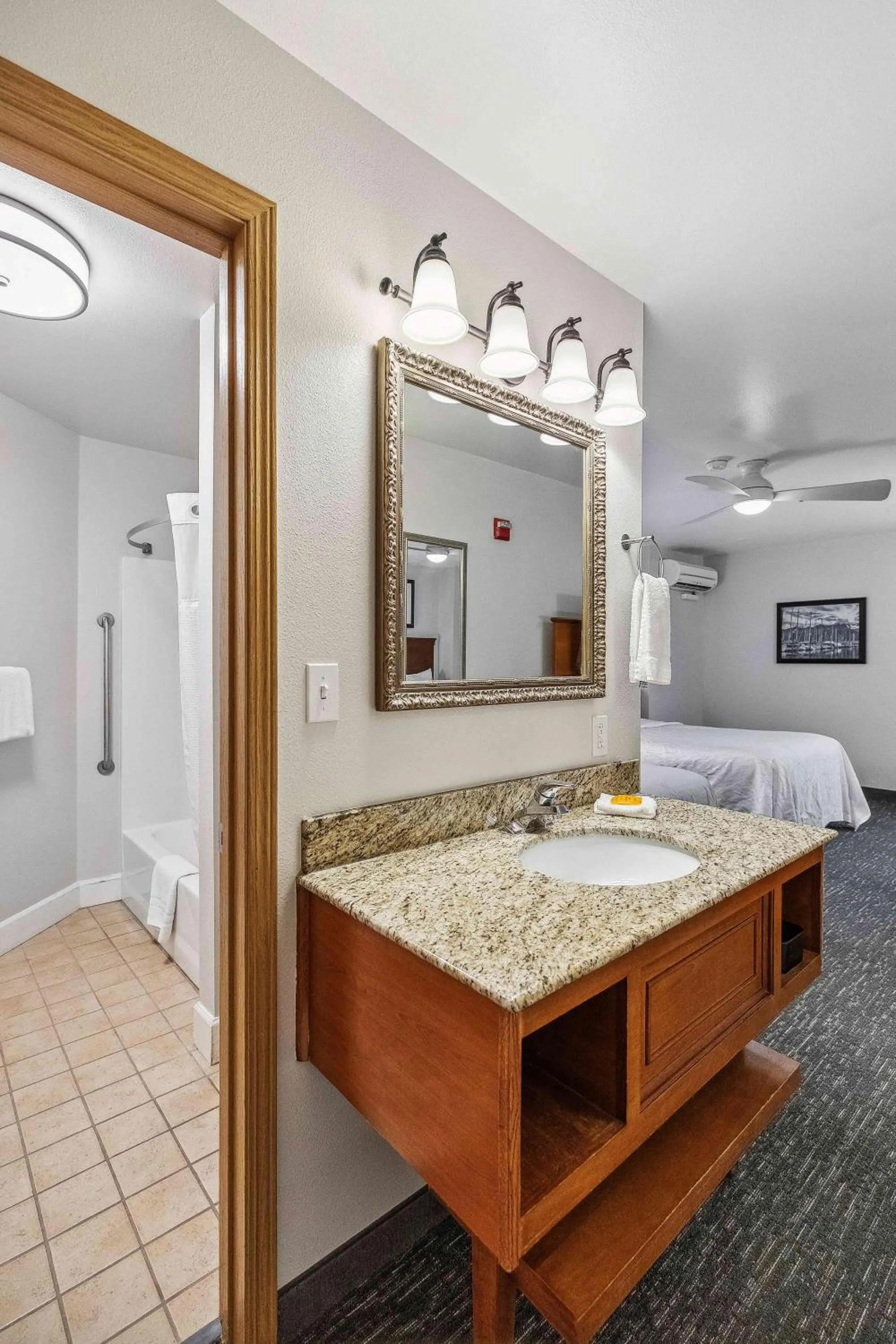 Bathroom in Hotel Edgewater
