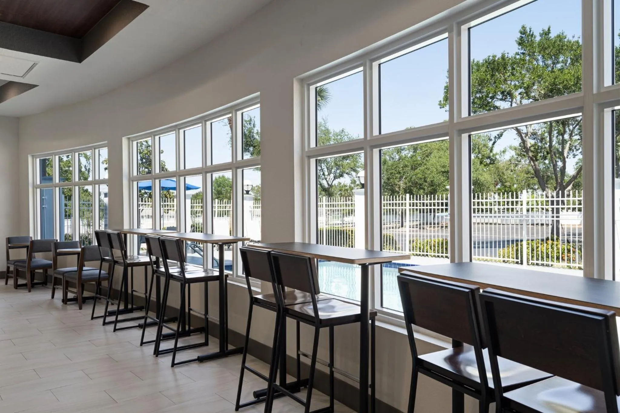 Breakfast in Holiday Inn Express St. Petersburg North / I-275 by IHG