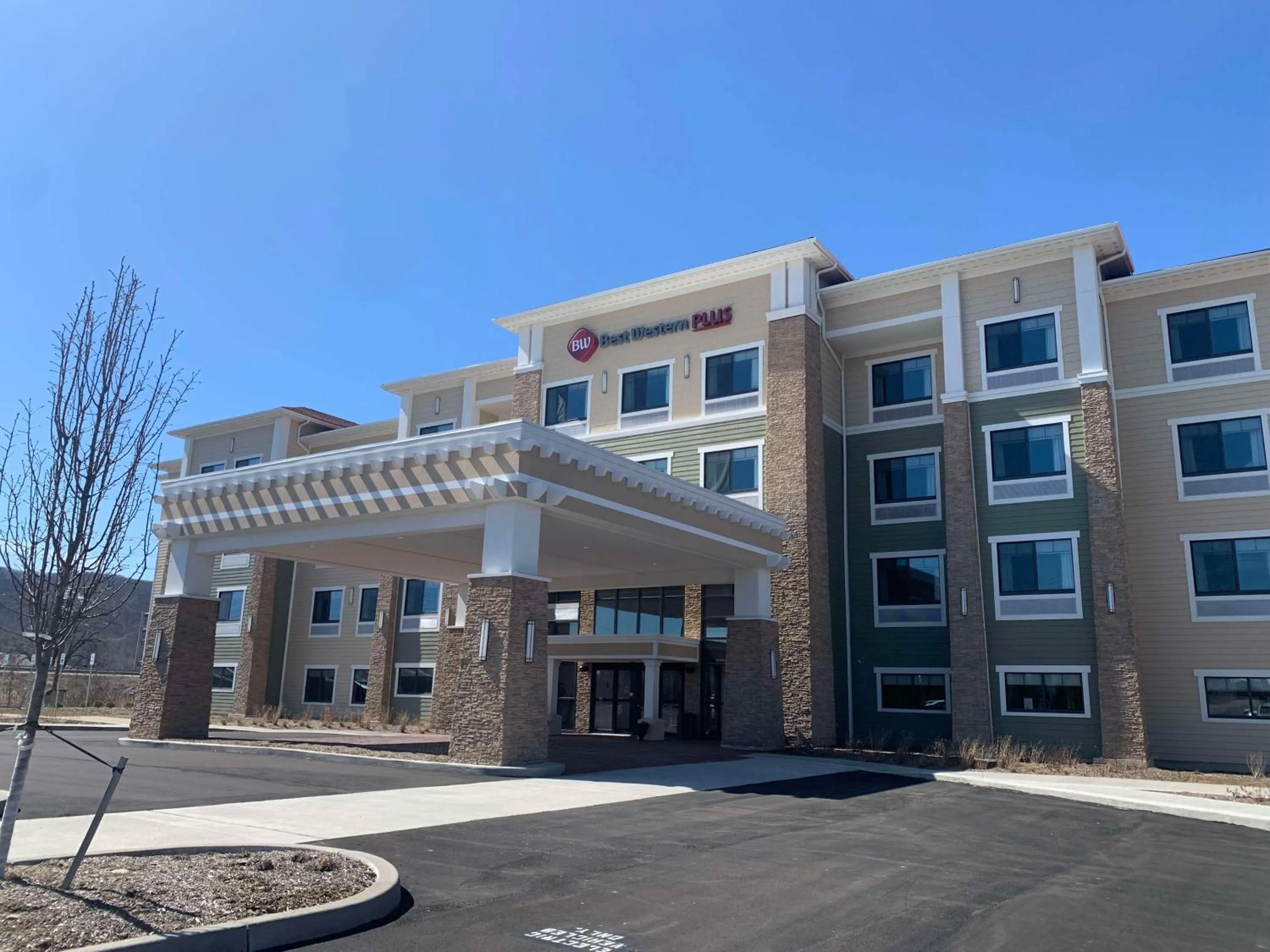 Property building in Best Western Plus Horseheads - Elmira