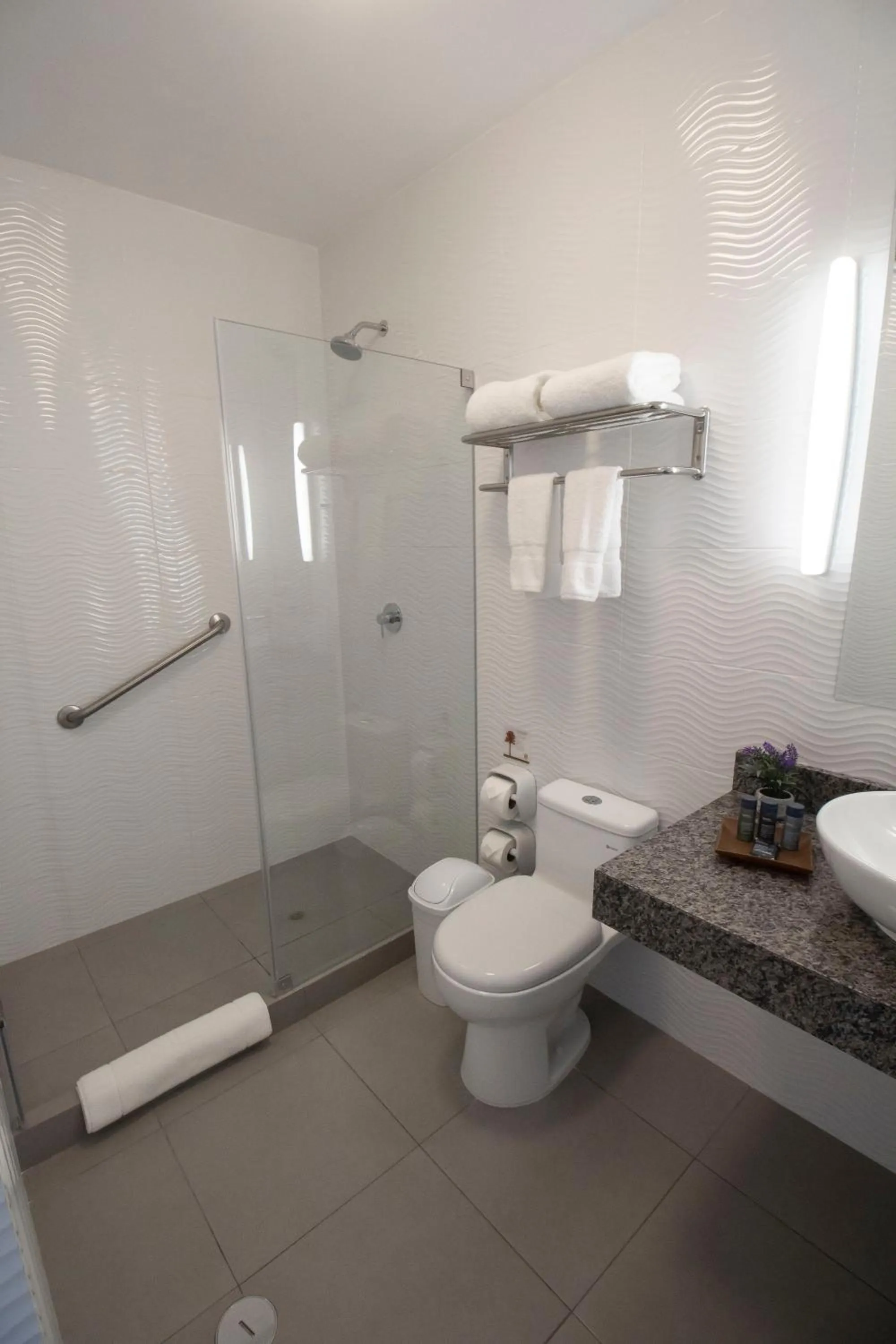 Bathroom in Tierra Viva Piura Hotel