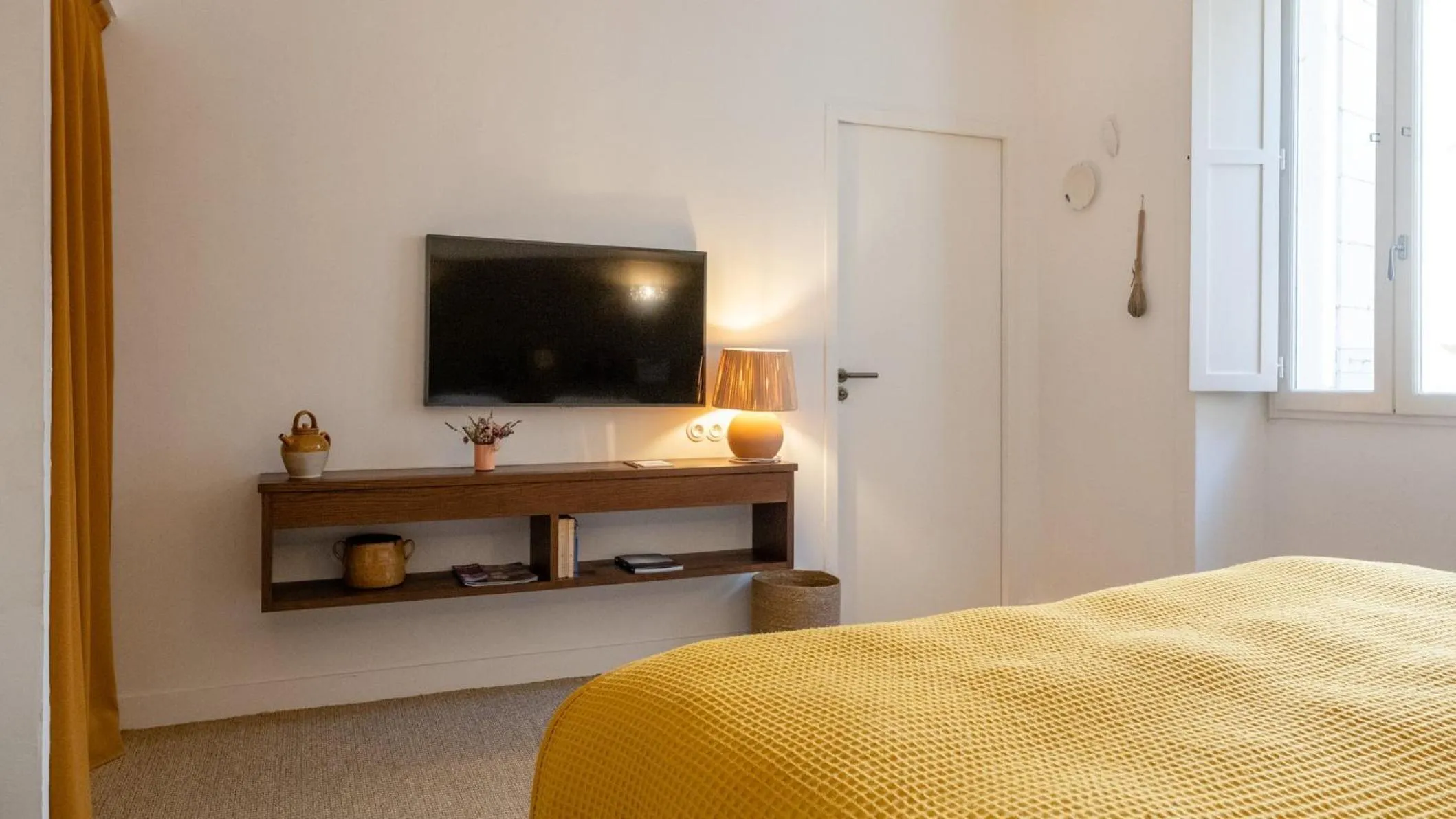 Photo of the whole room, Bed in Le Moulin, Lourmarin, a Beaumier Hotel