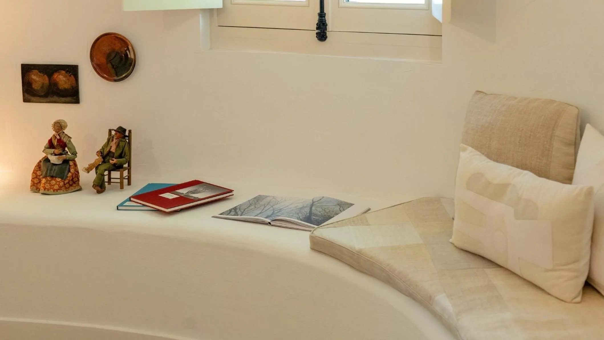 Photo of the whole room in Le Moulin, Lourmarin, a Beaumier Hotel