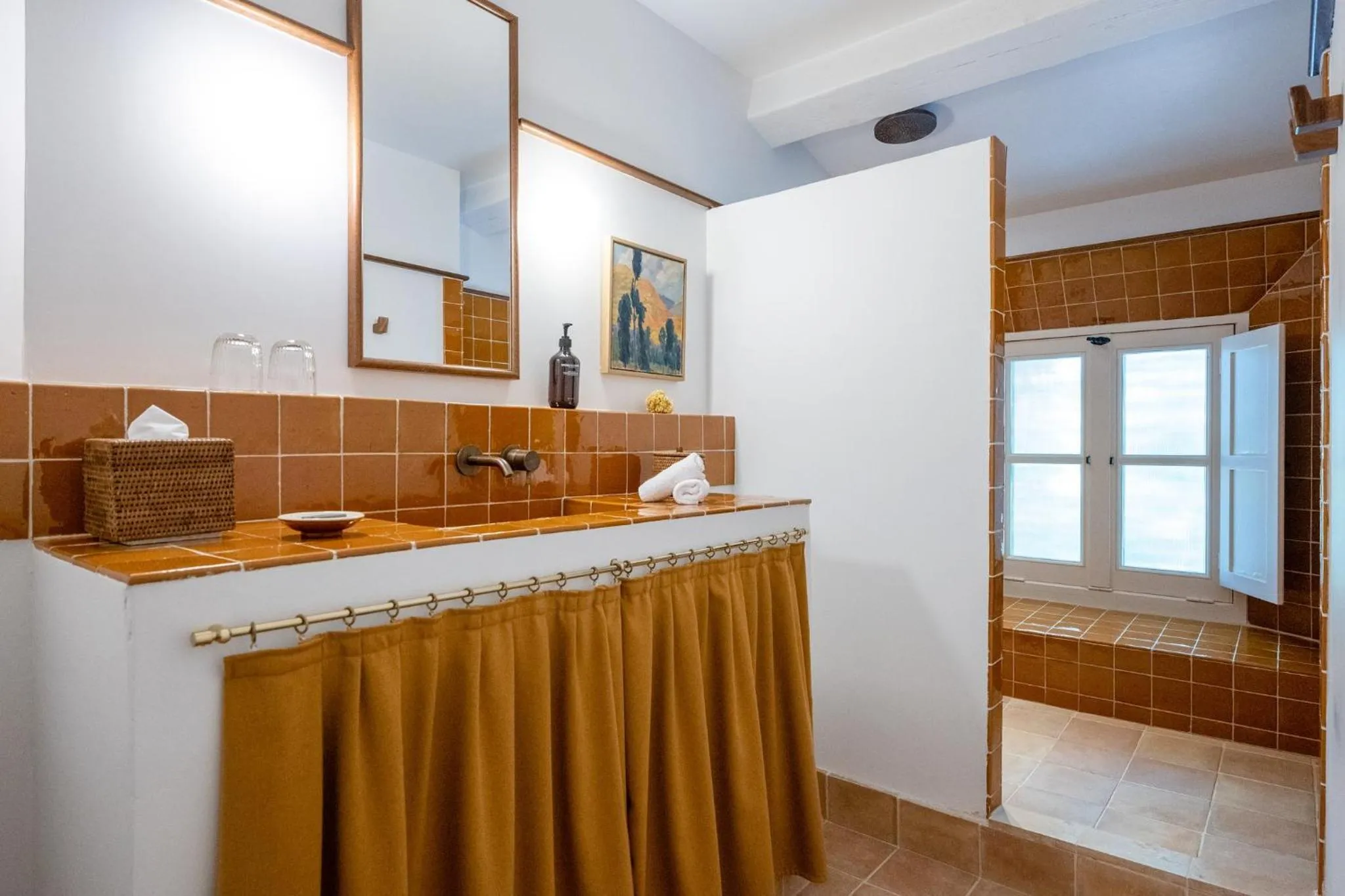 Photo of the whole room in Le Moulin, Lourmarin, a Beaumier Hotel