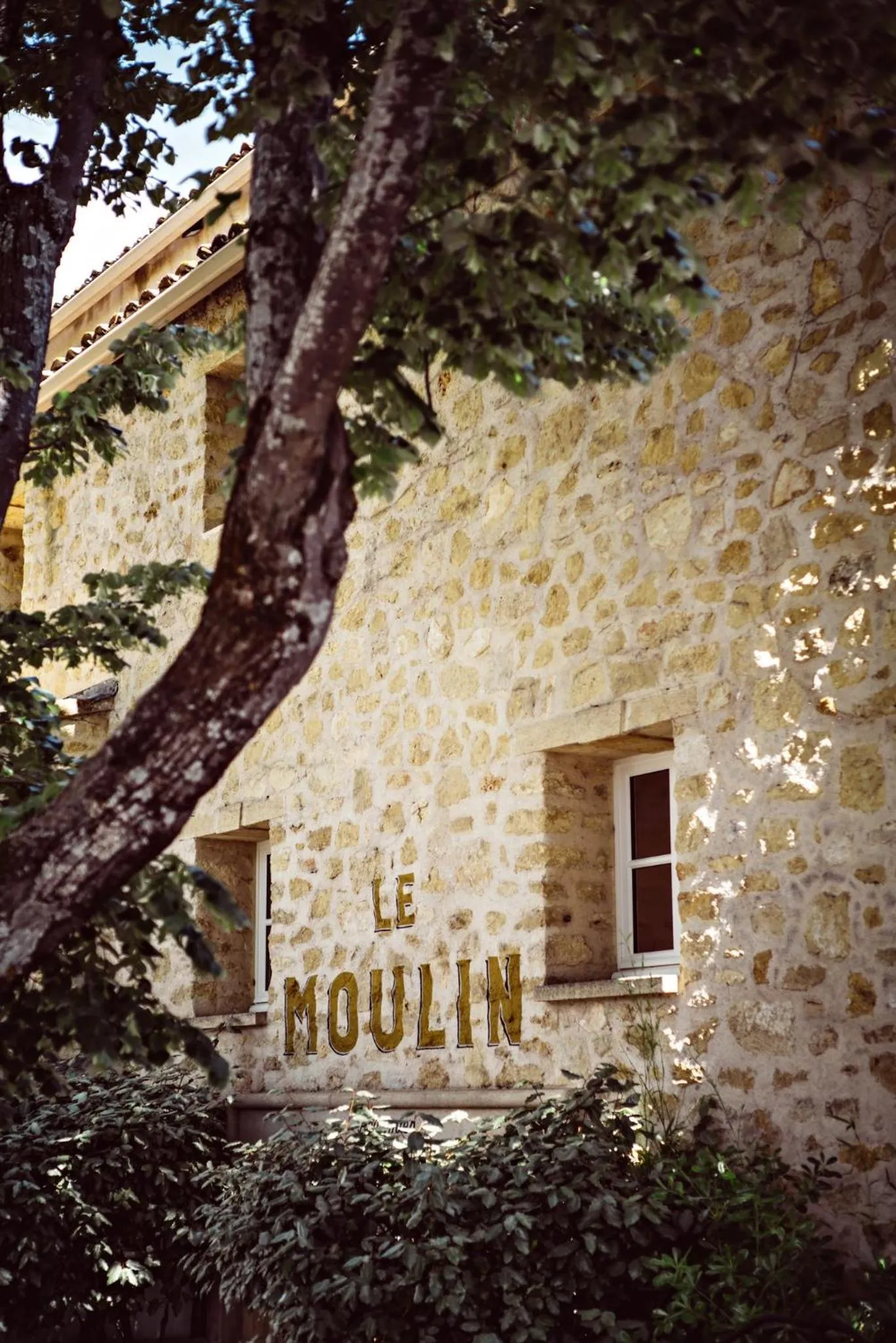 Property building in Le Moulin, Lourmarin, a Beaumier Hotel