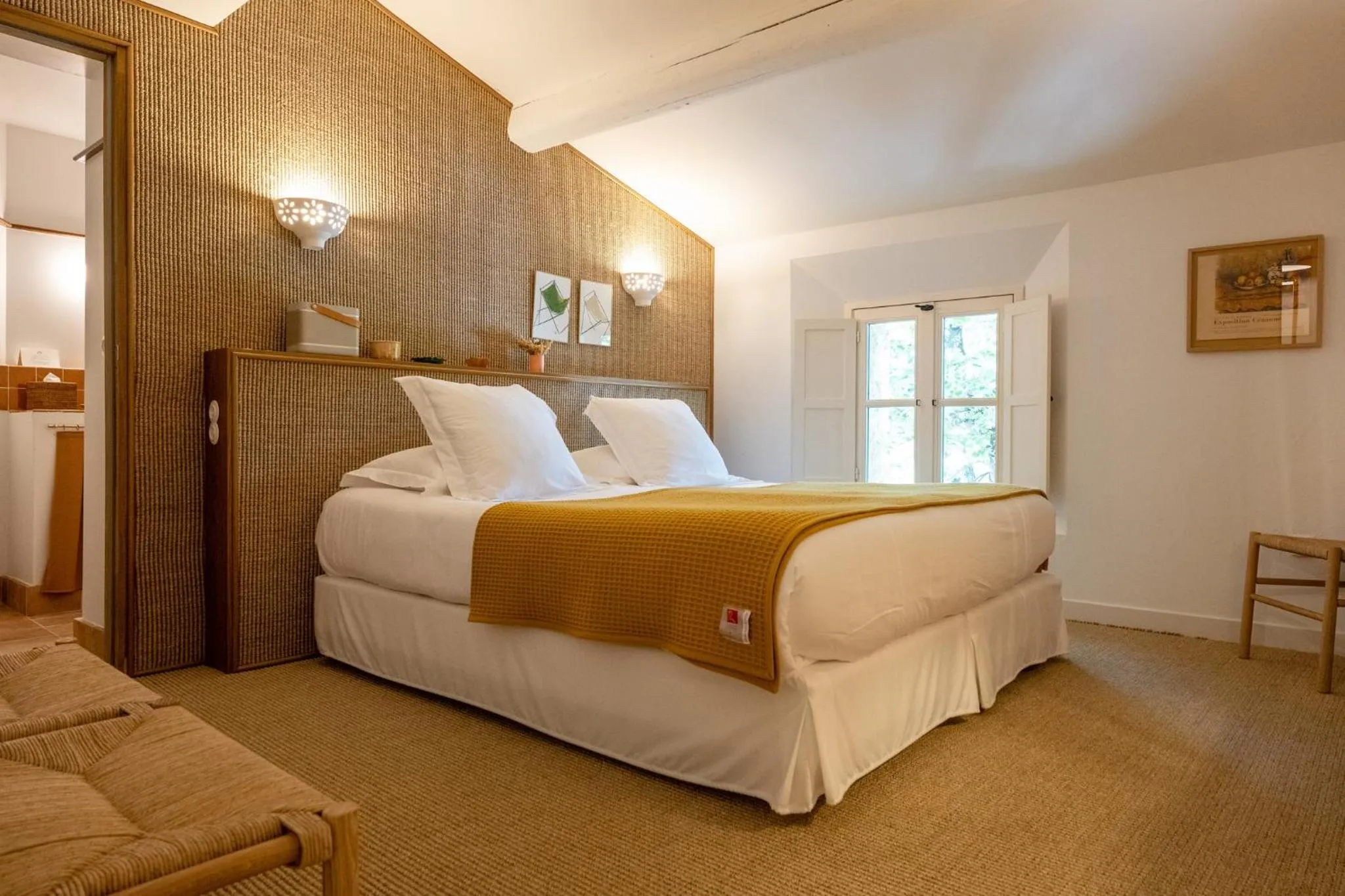 Photo of the whole room, Bed in Le Moulin, Lourmarin, a Beaumier Hotel