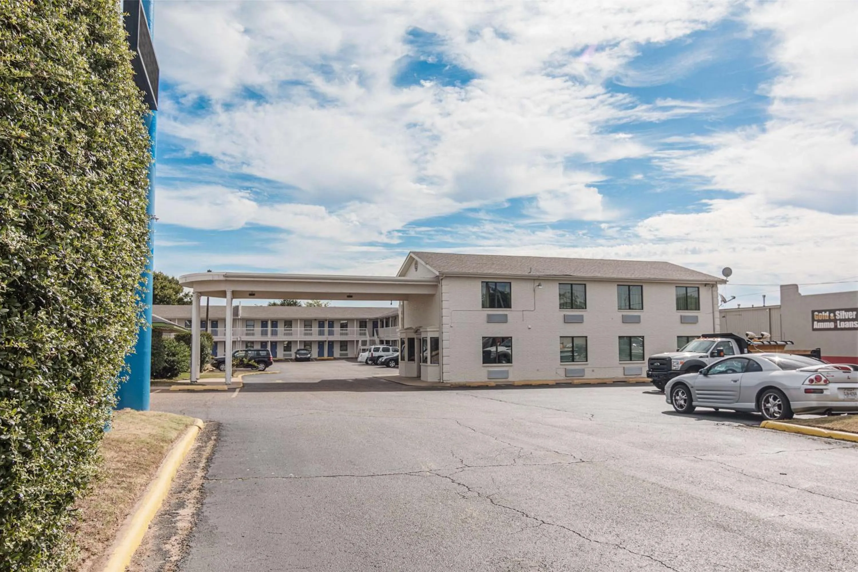 Property building in Motel 6-Texarkana, AR