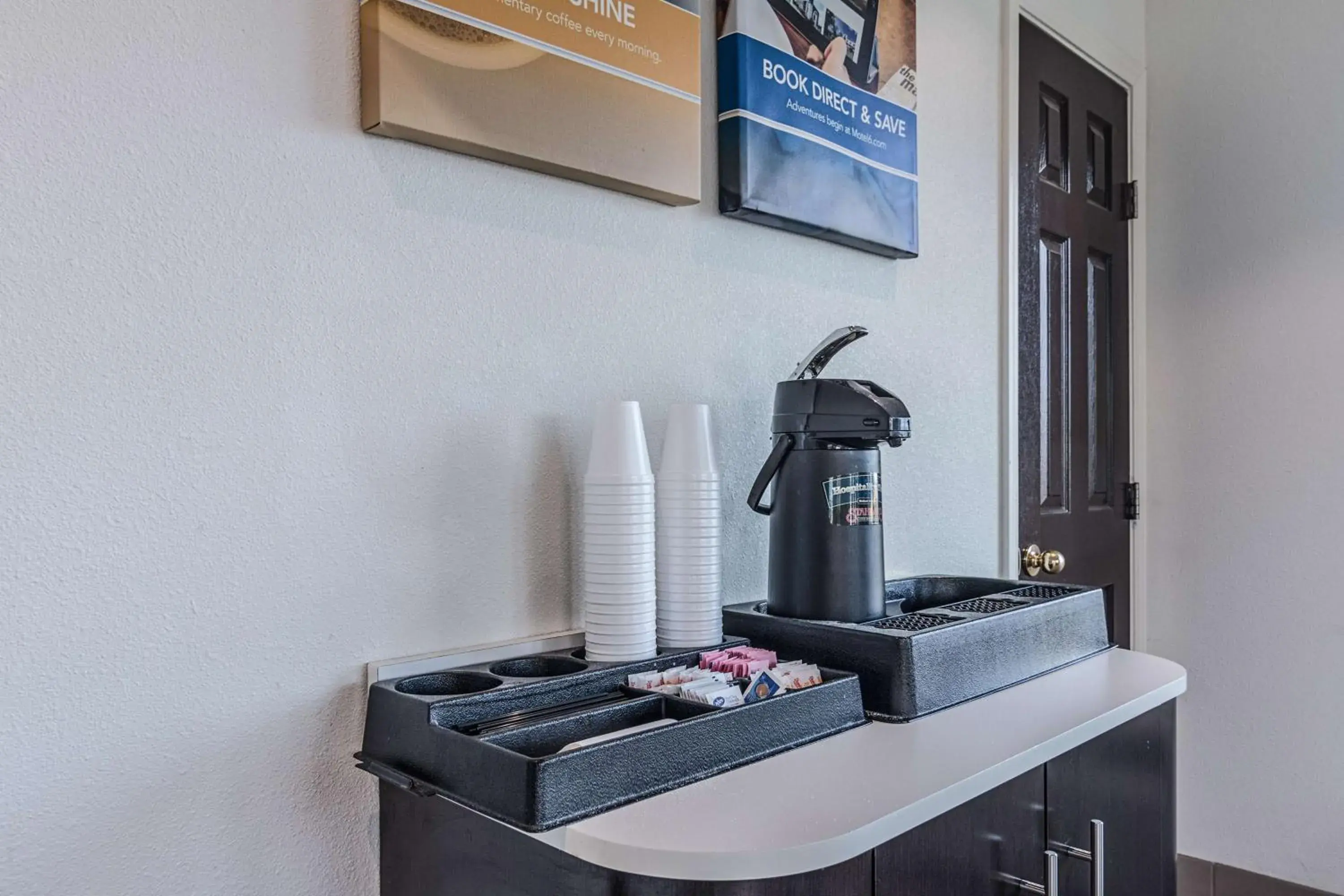 Lobby or reception in Motel 6-Texarkana, AR Lobby or reception in Motel 6-Texarkana, AR