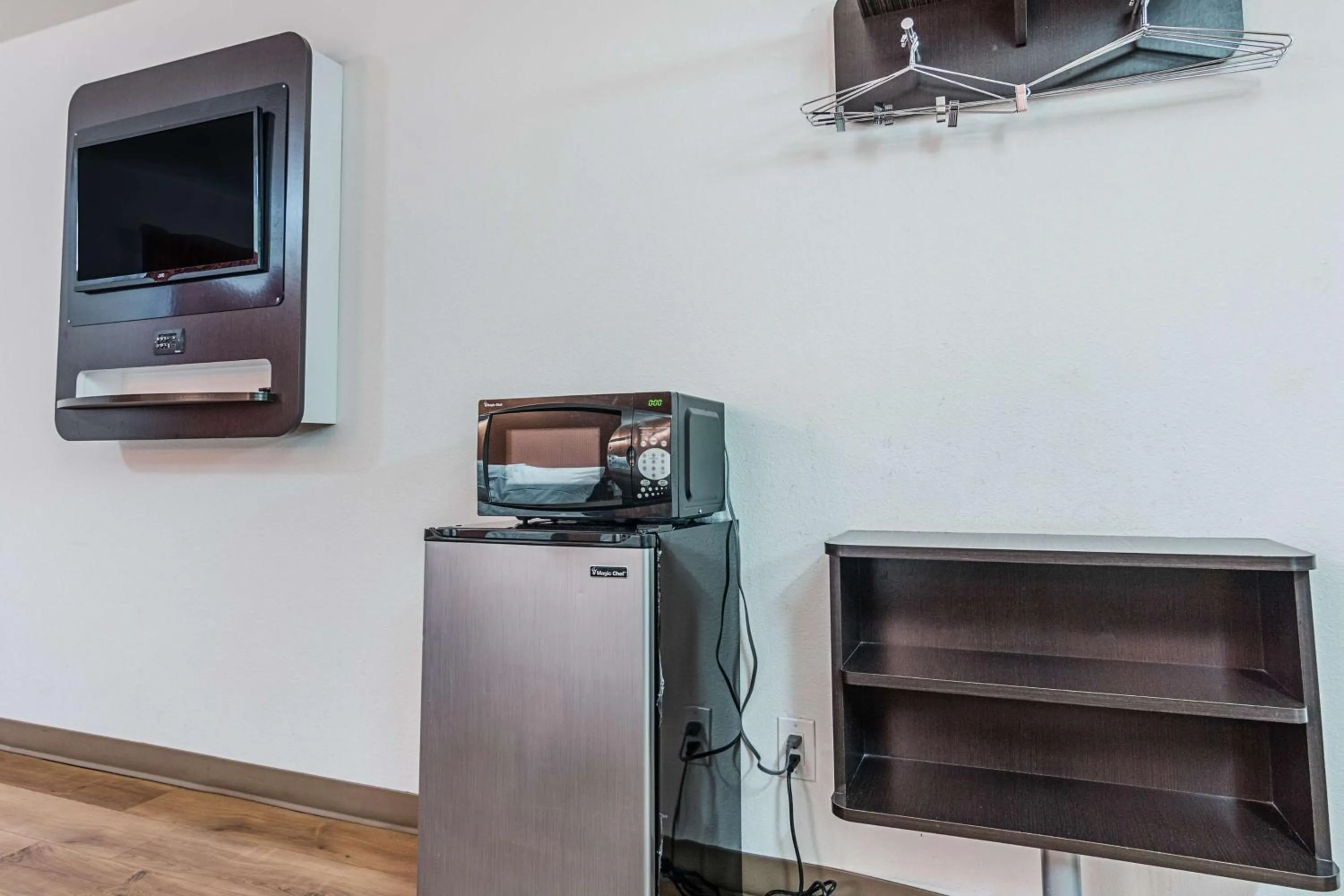 TV and multimedia in Motel 6-Texarkana, AR