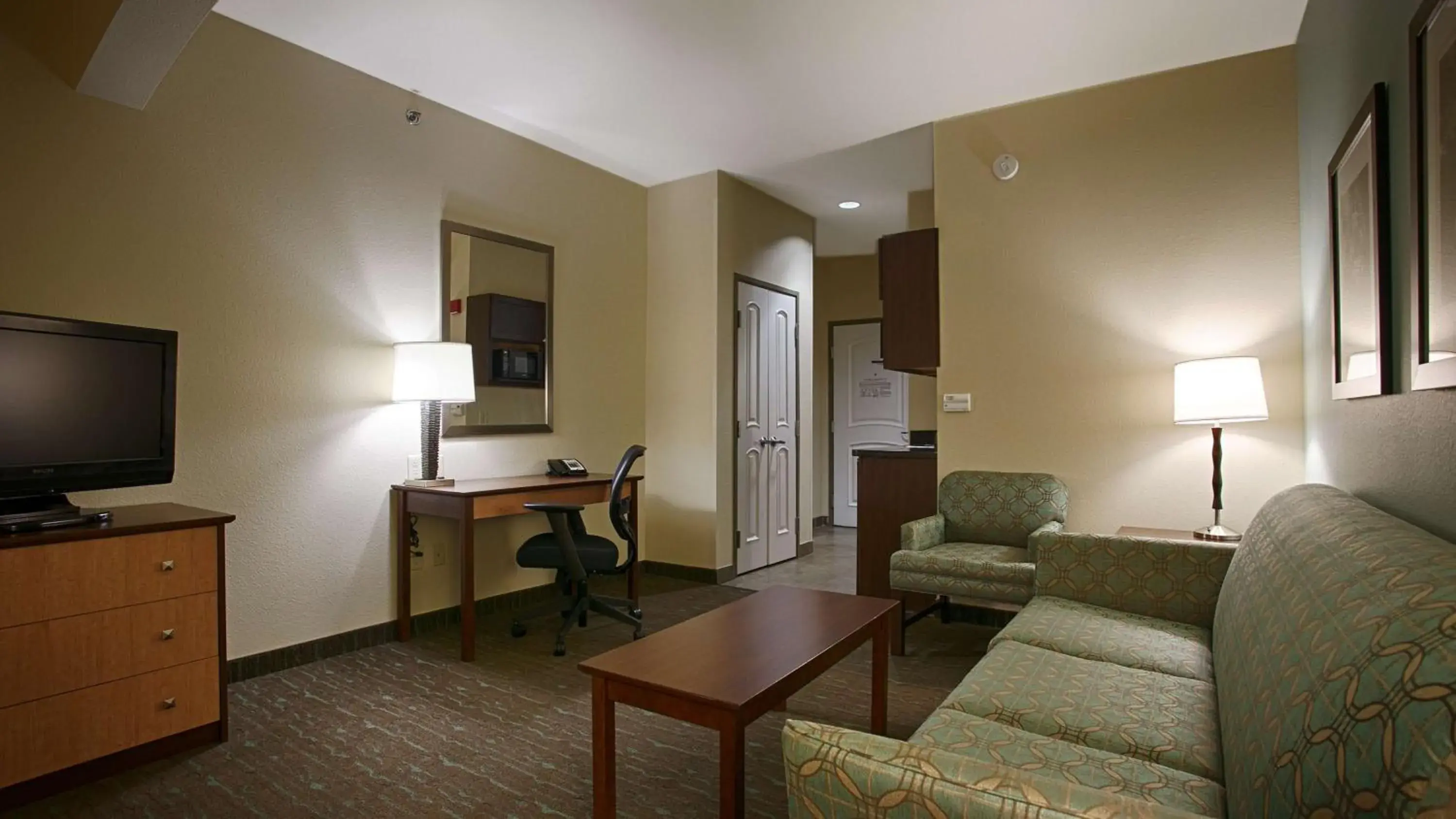 King Suite - Disability Access in Best Western Plus Texarkana Inn and Suites King Suite - Disability Access in Best Western Plus Texarkana Inn and Suites